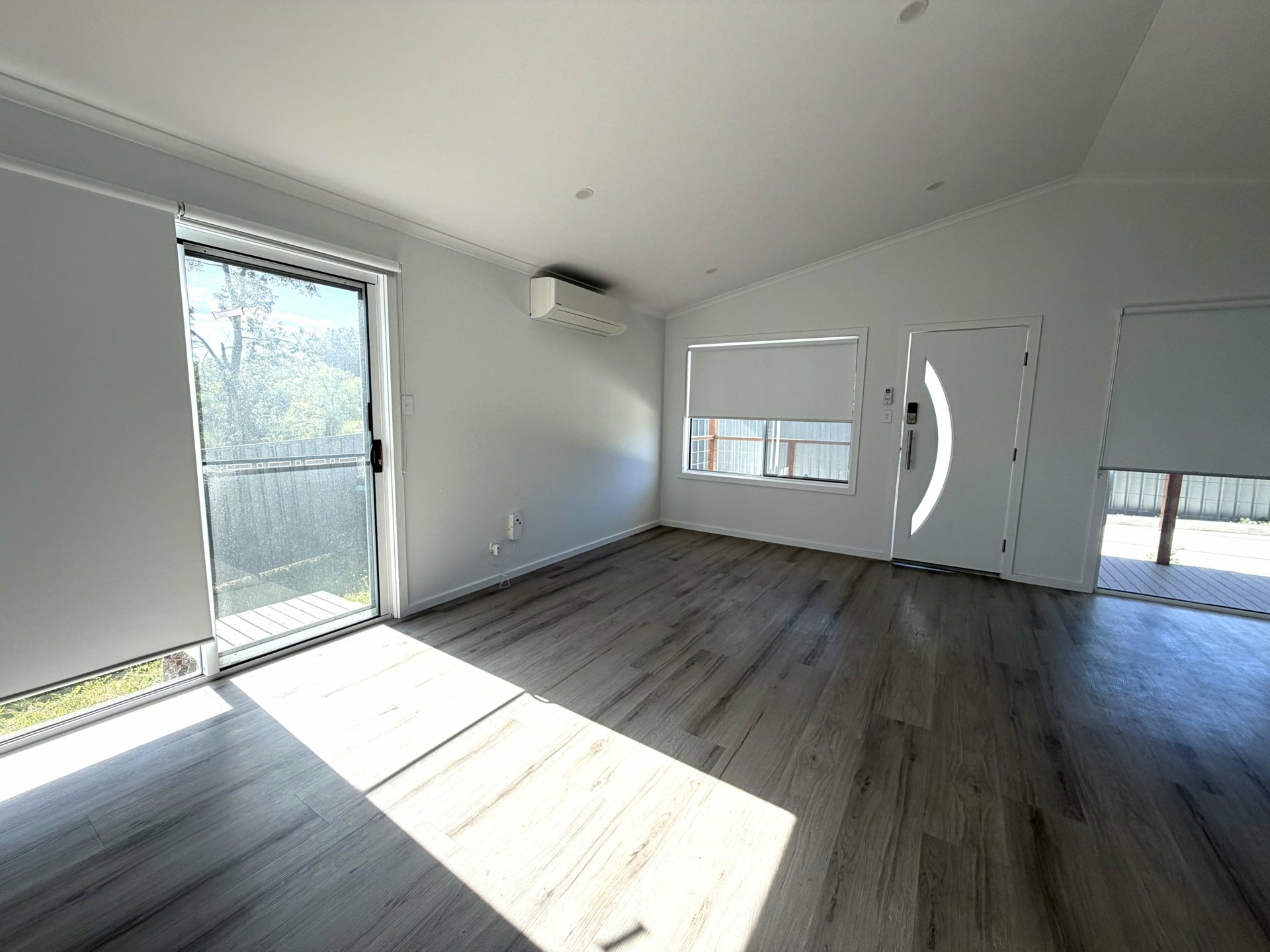 2/9b High Street — photo 3 of 6