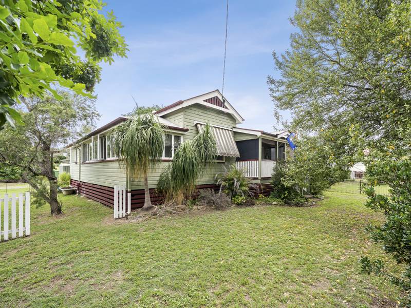 8 Short Street, Esk