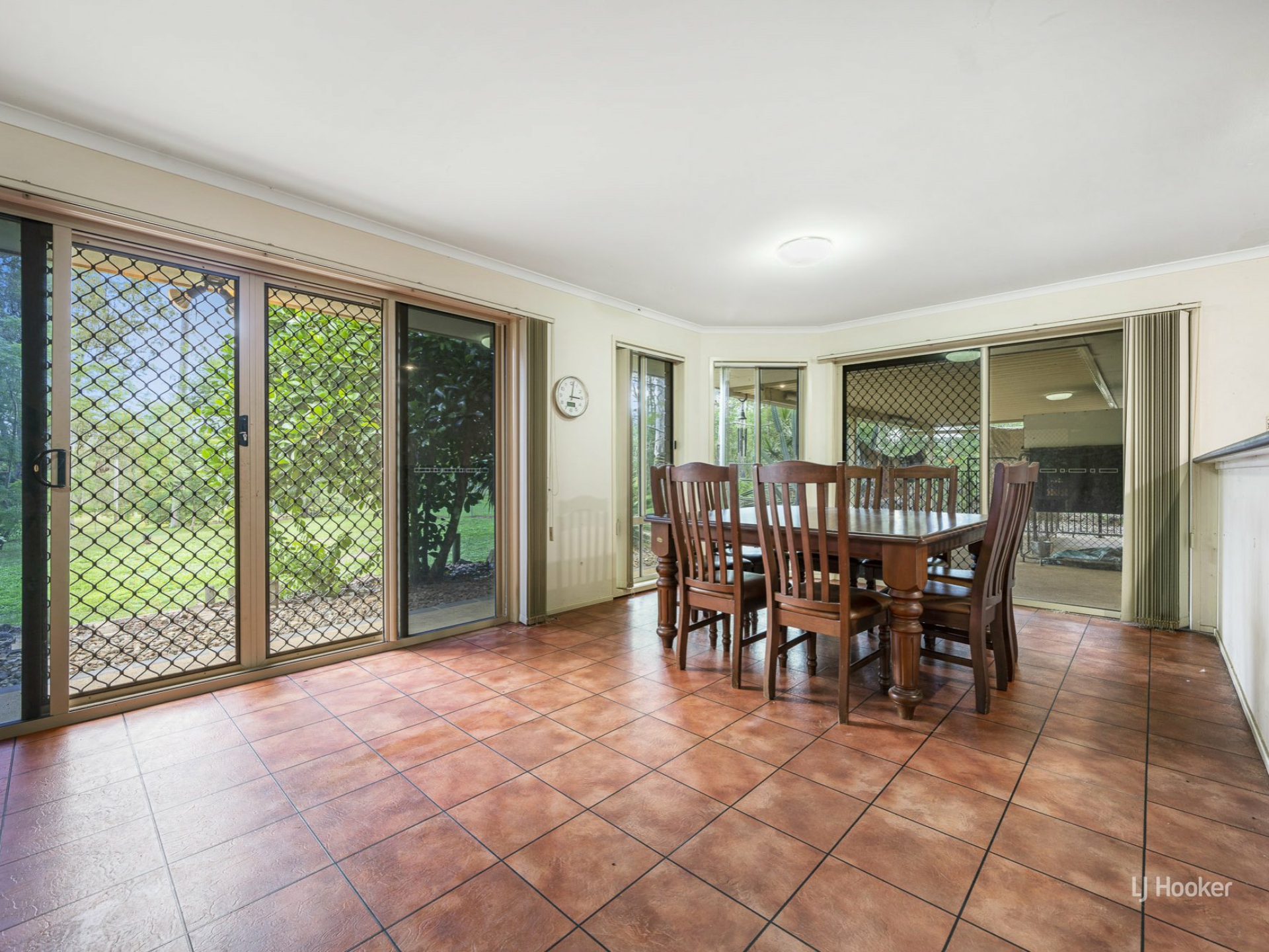 17 Windsor Drive, MOUNT HALLEN