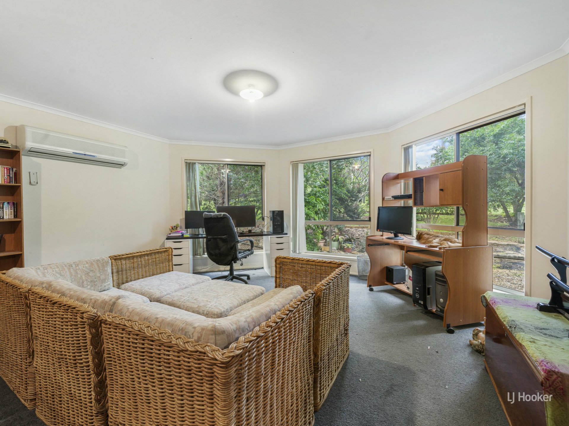 17 Windsor Drive, MOUNT HALLEN