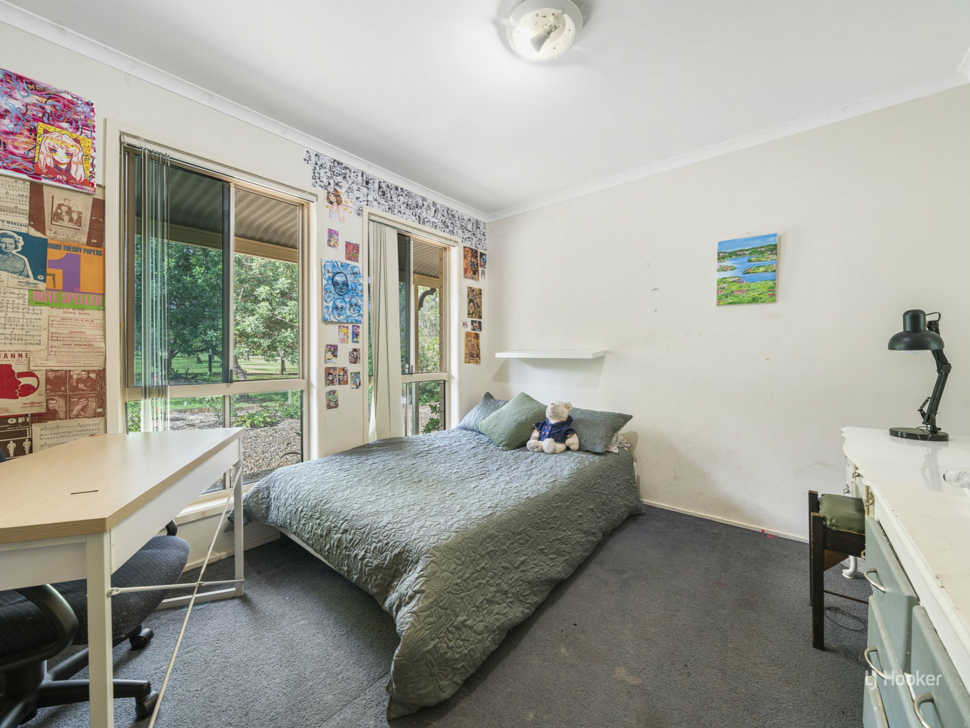 17 Windsor Drive, MOUNT HALLEN