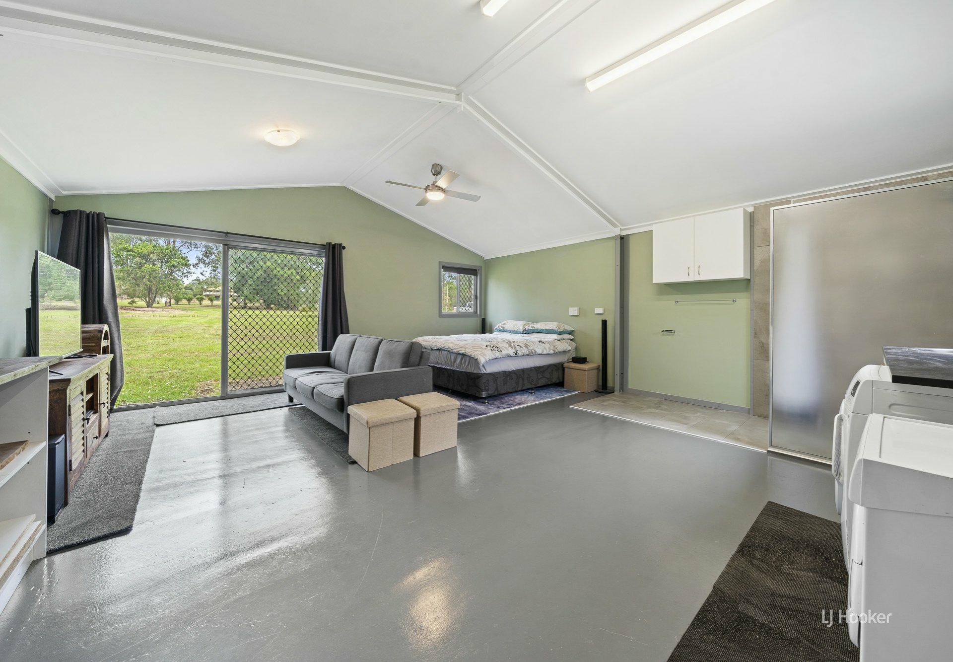 125 Martin Crescent, BENARKIN NORTH