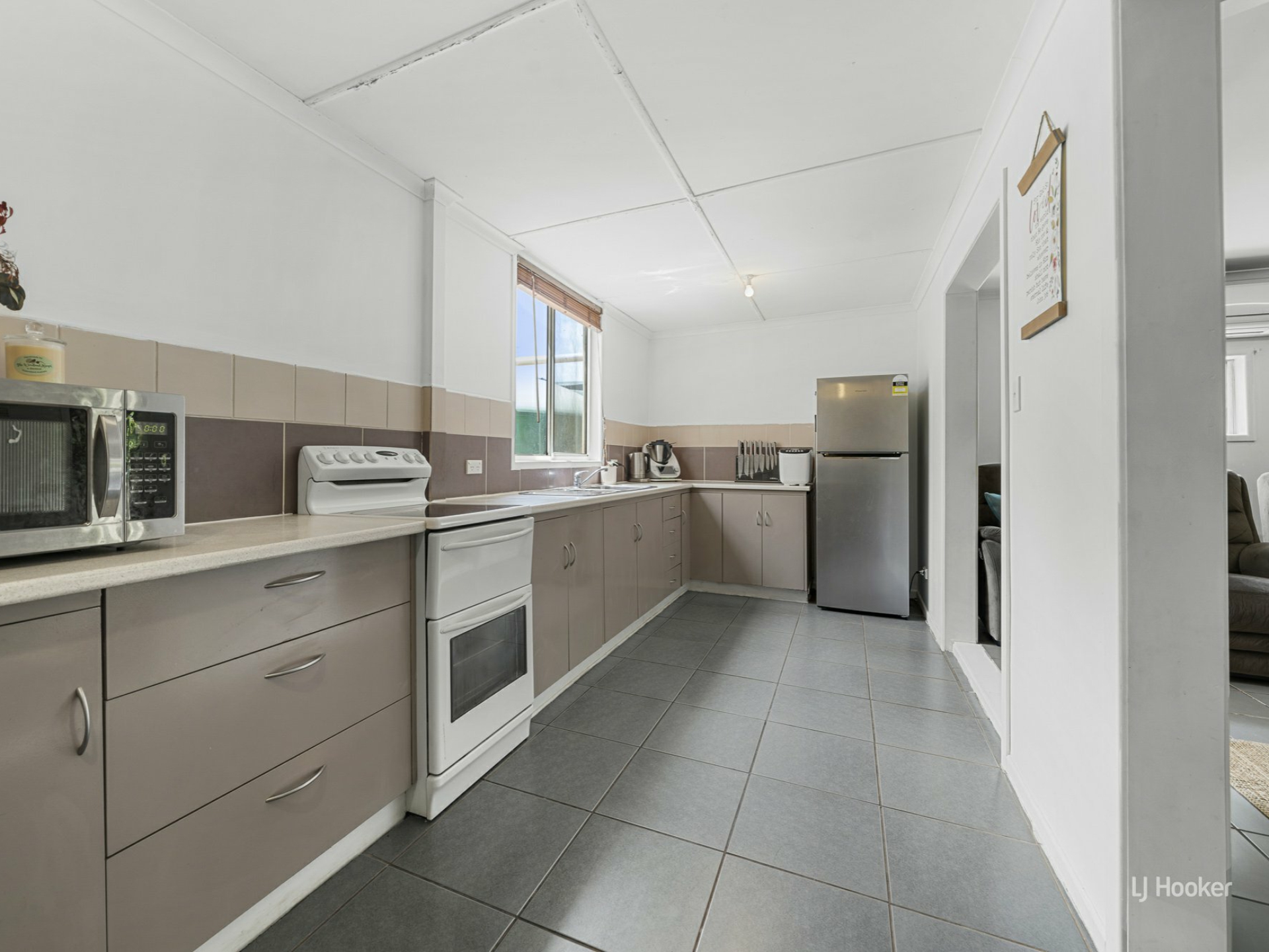 6 McLaughlan Road, BENARKIN NORTH