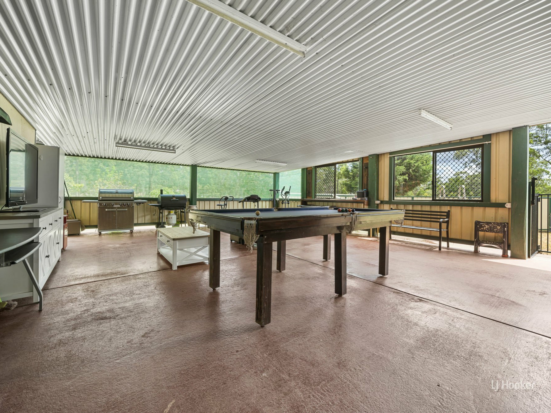 6 McLaughlan Road, BENARKIN NORTH