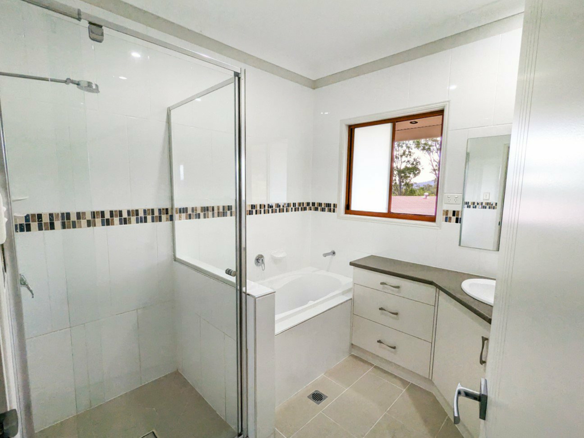 3772 Gatton Esk Road, ESK