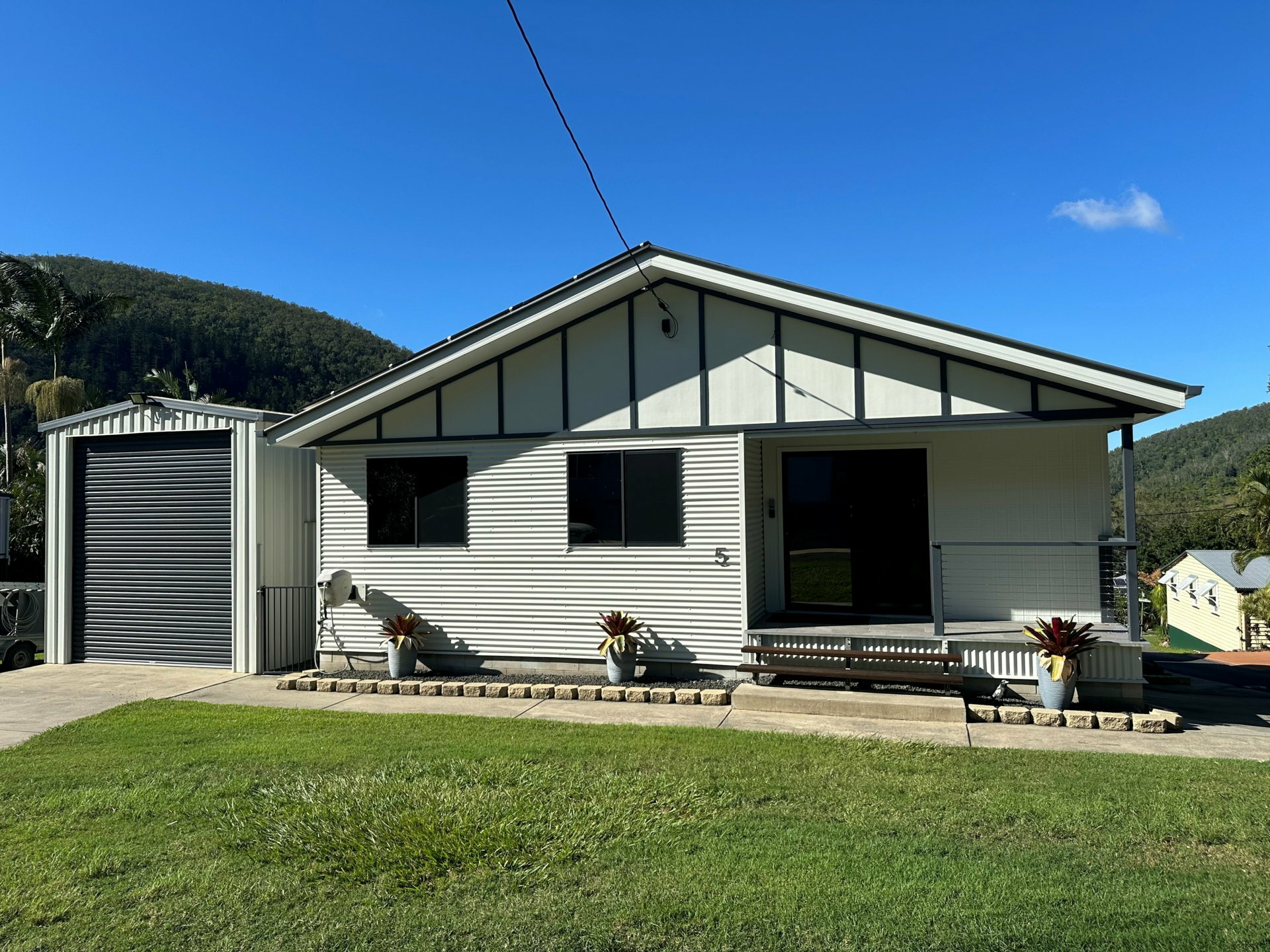 5 Fourth Avenue, SOMERSET DAM