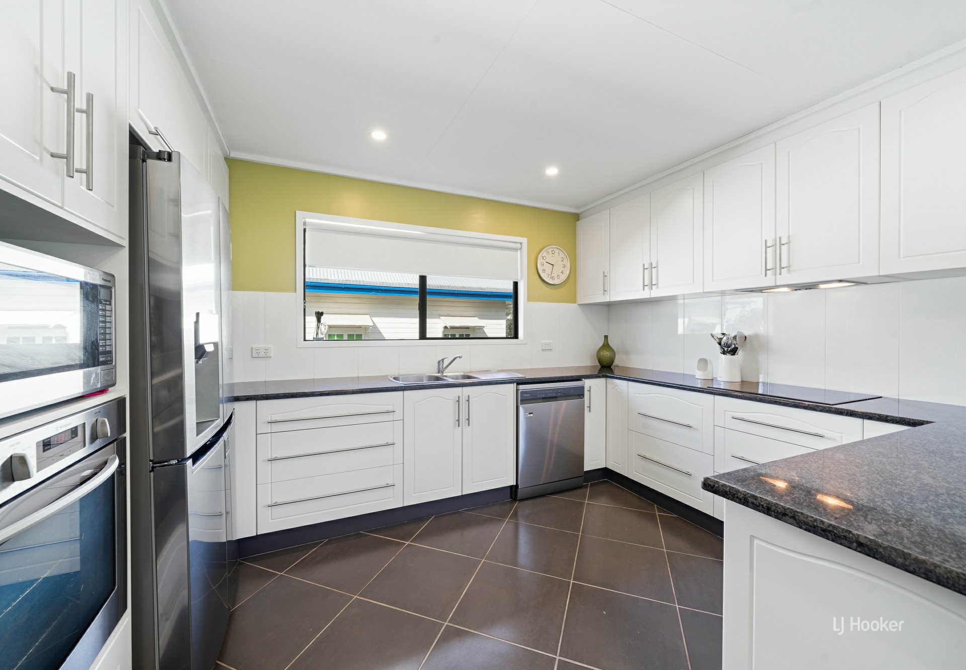 25 Abbotsford Street — photo 2 of 21
