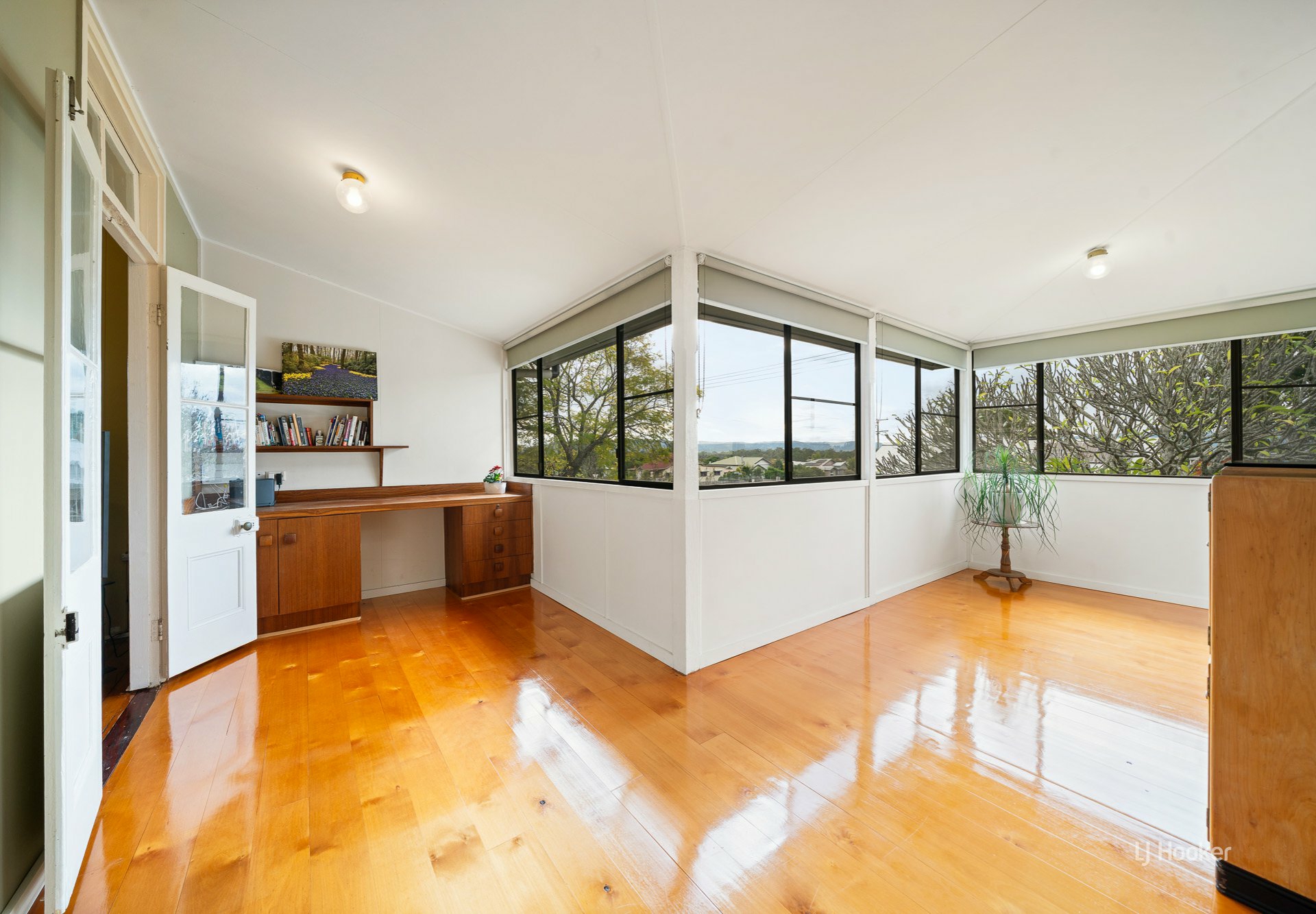 25 Abbotsford Street — photo 7 of 21