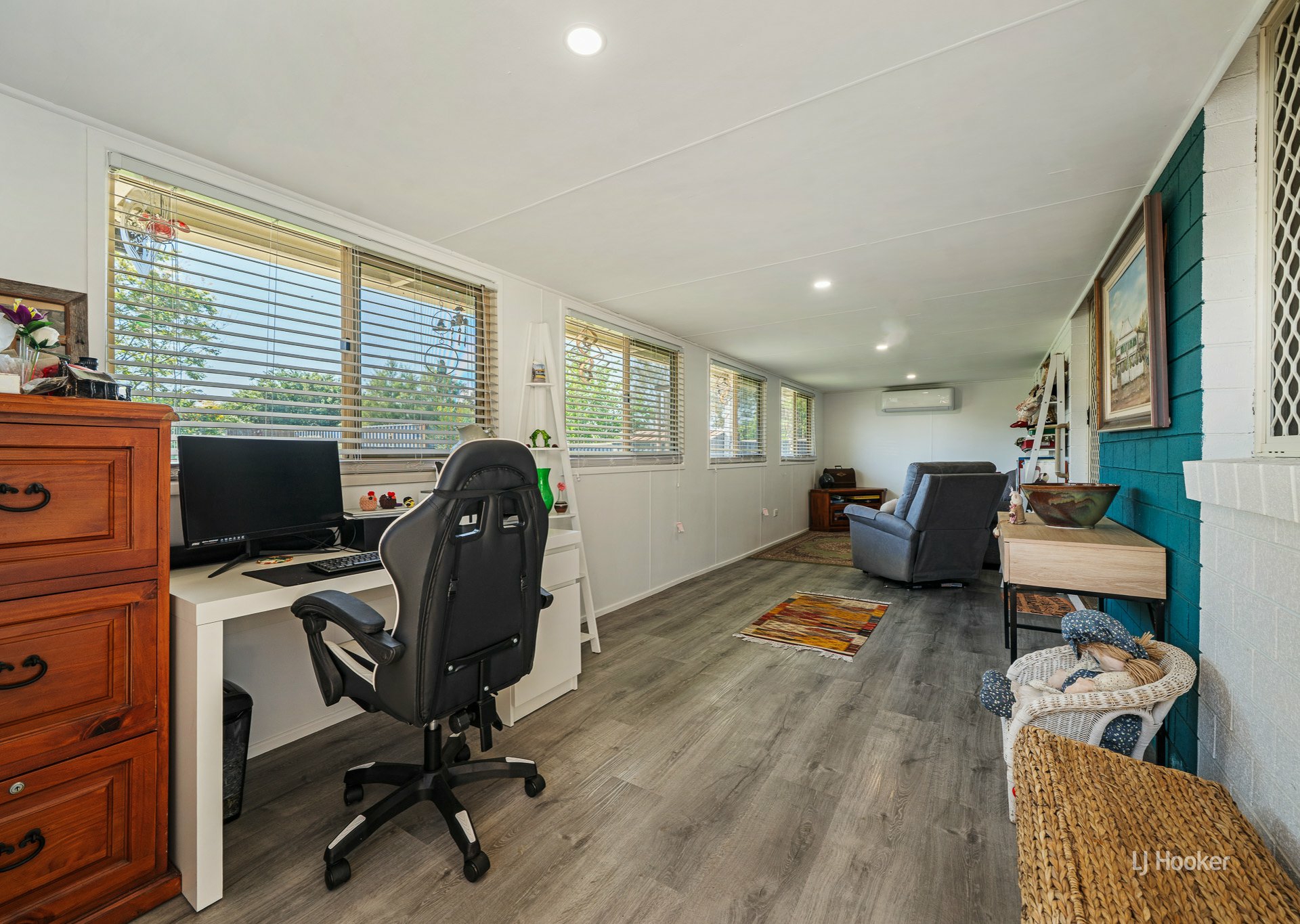 8504 Brisbane Valley Highway — photo 8 of 18