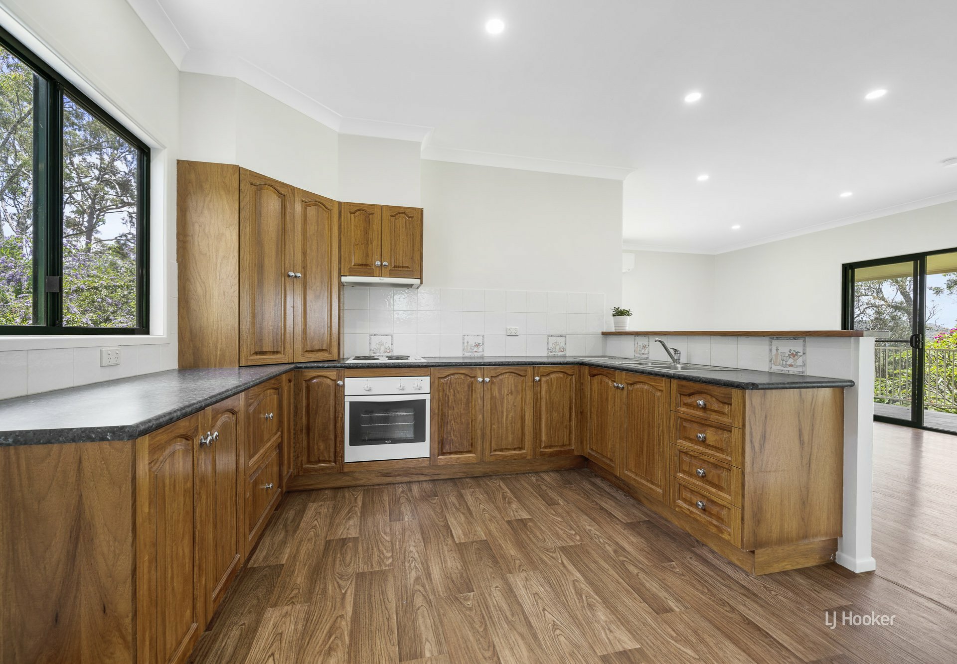 9 Crest Court — photo 3 of 19