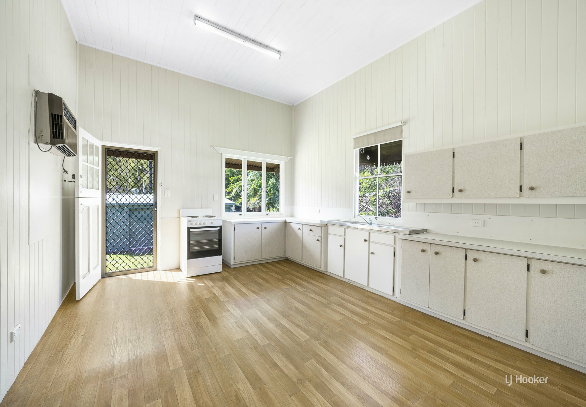7 Russell Street — photo 3 of 16