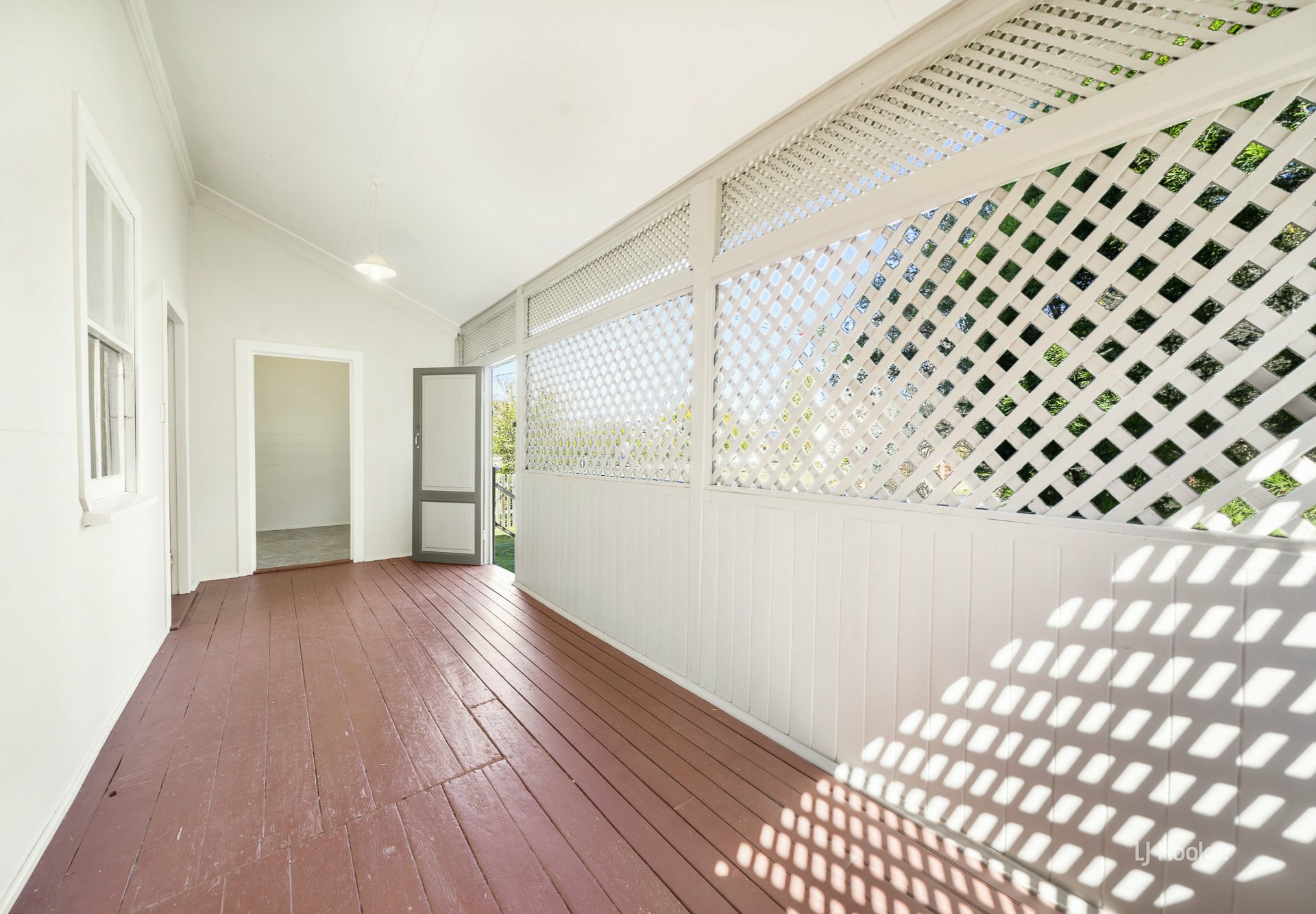 7 Russell Street — photo 12 of 16