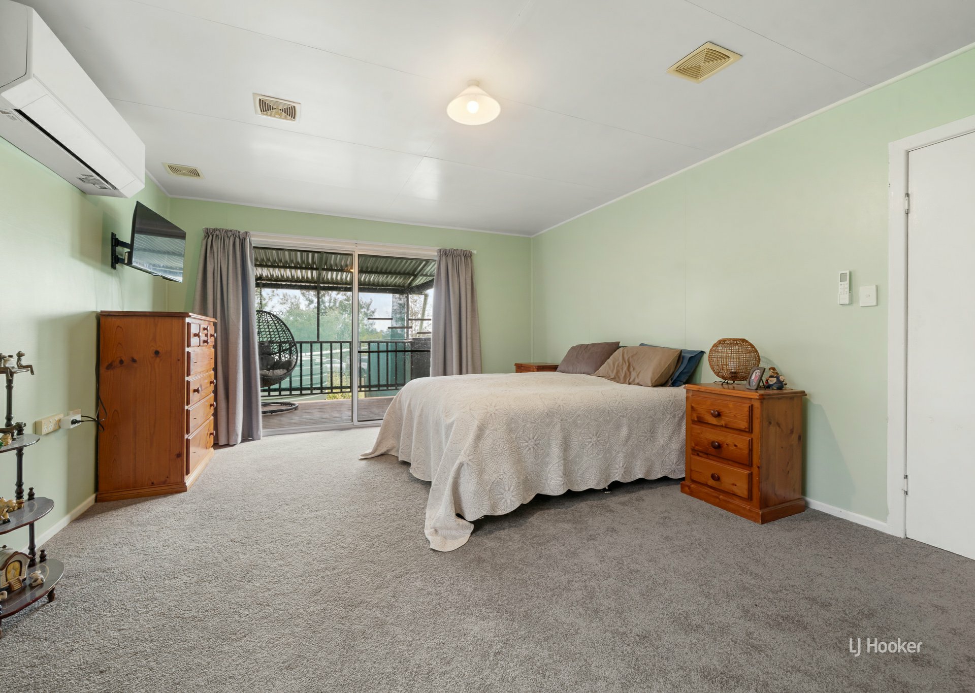 179 Blackbutt Crows Nest Road — photo 7 of 15