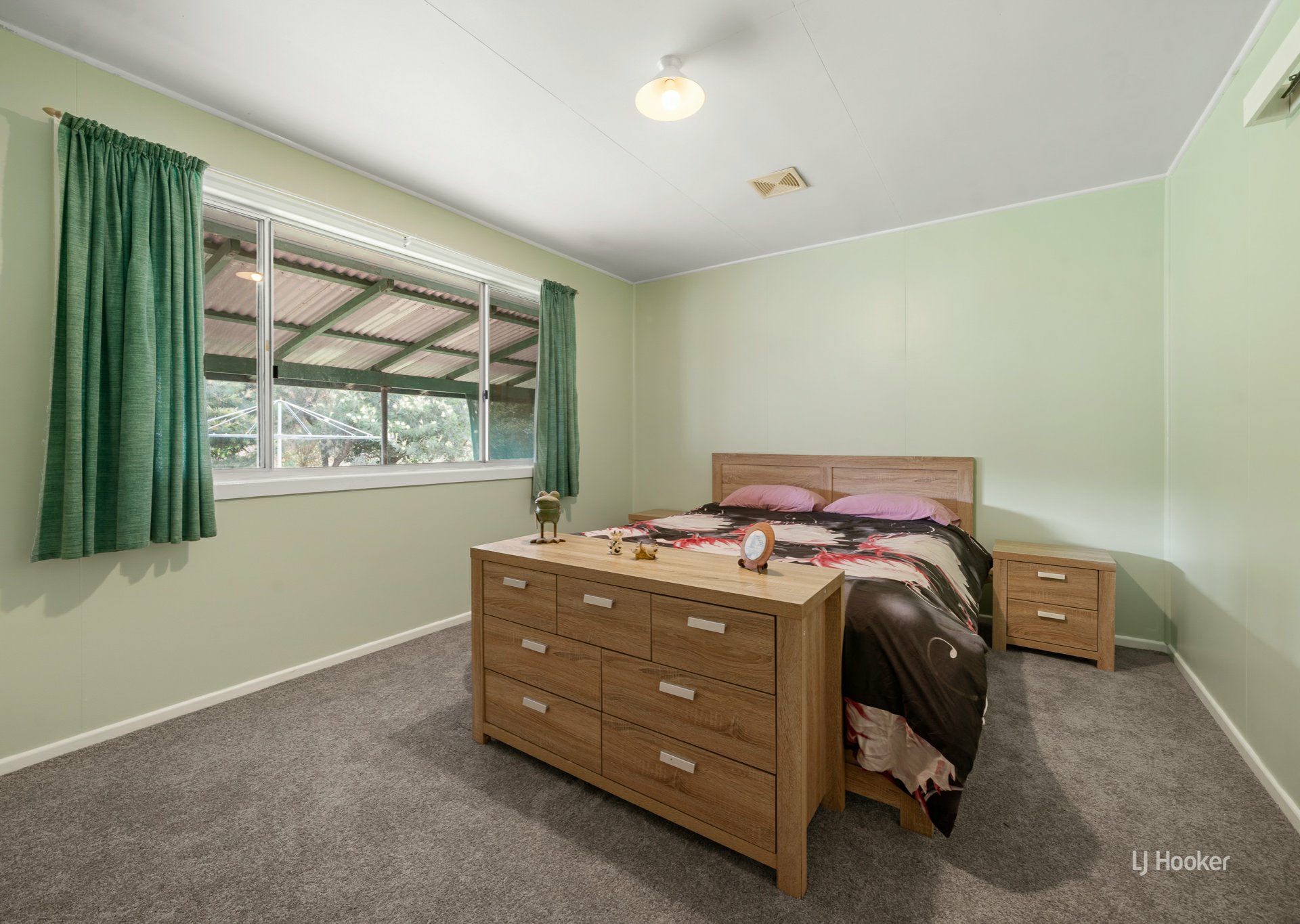 179 Blackbutt Crows Nest Road — photo 8 of 15