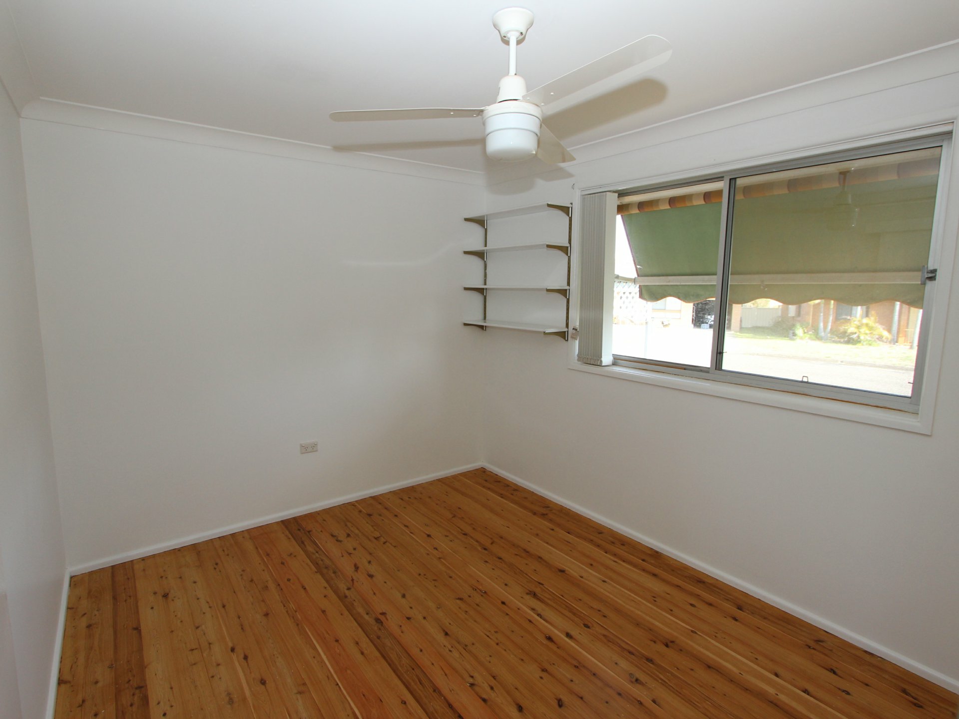 6 Bluewater Drive, HARRINGTON