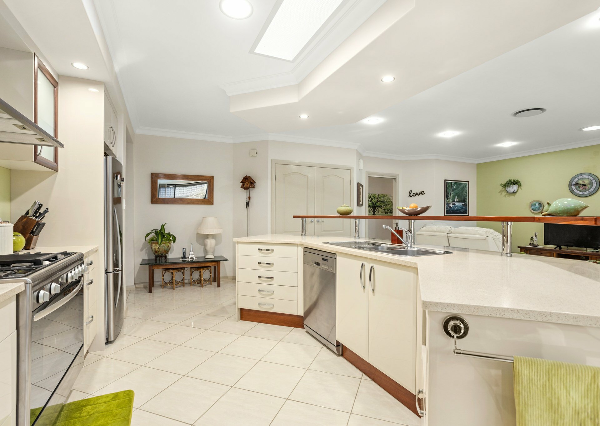 73 Electra Parade, HARRINGTON