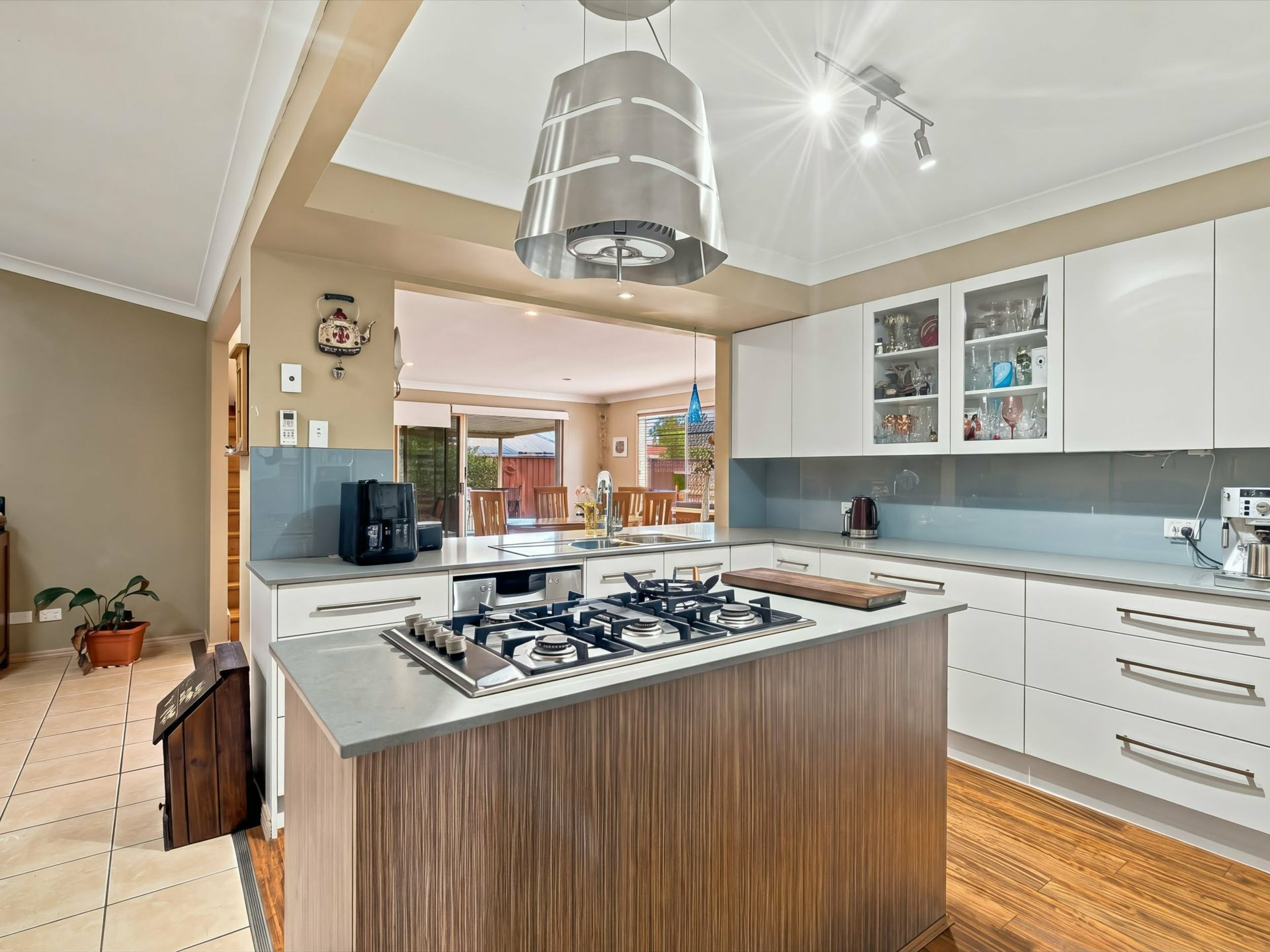 19 John Gollan Avenue — photo 4 of 29