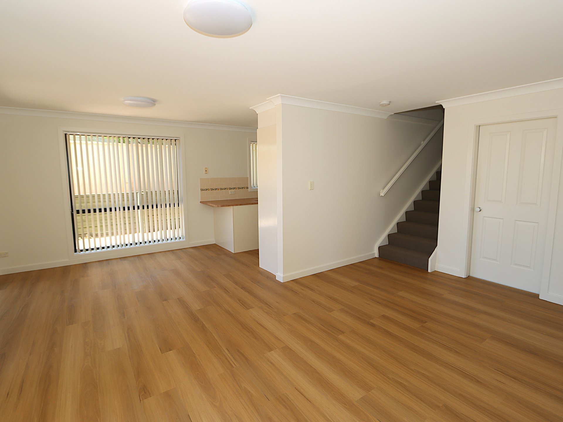 4/41 Beach Street — photo 2 of 16