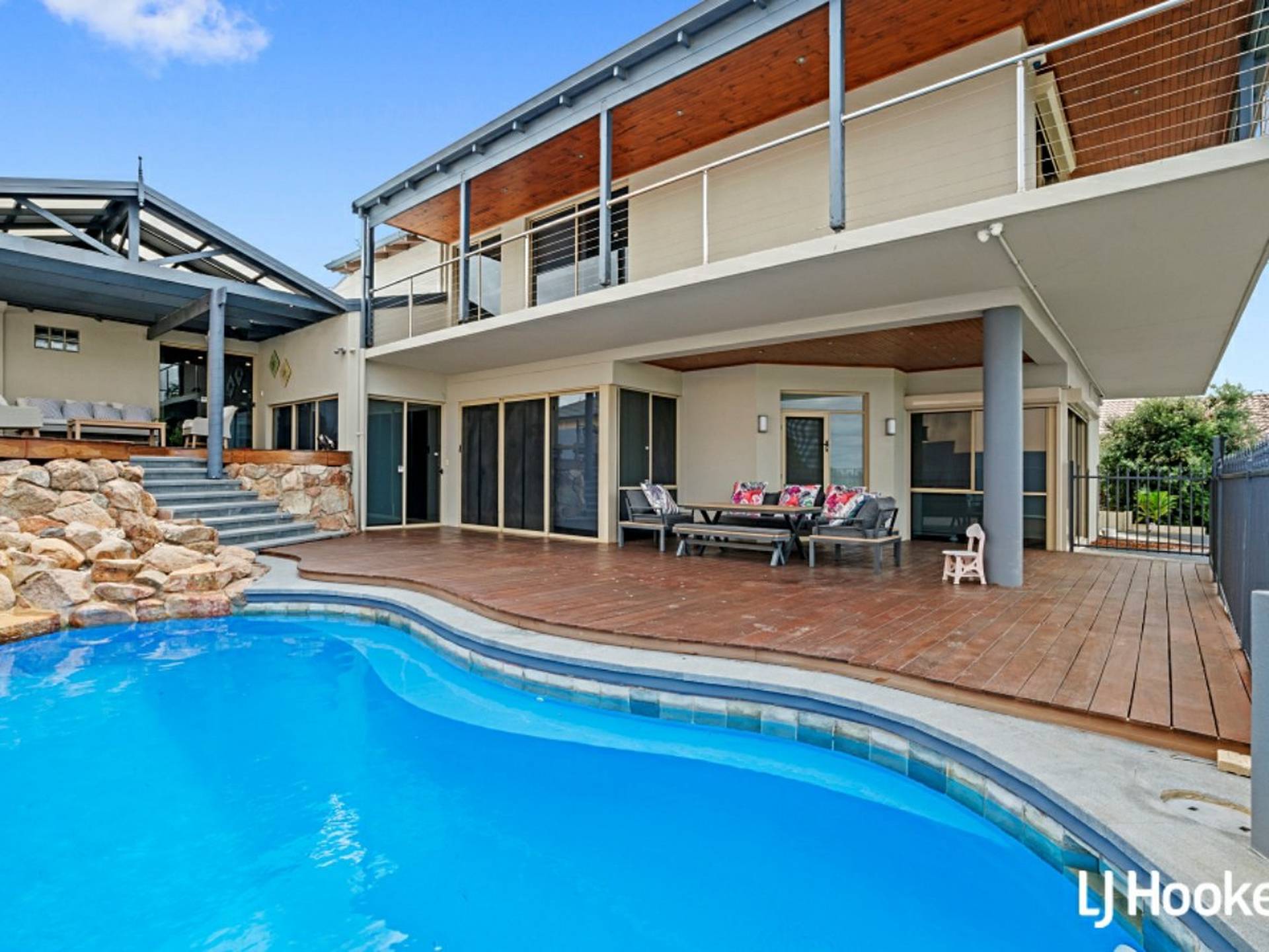 447 Riverton Drive East, RIVERTON