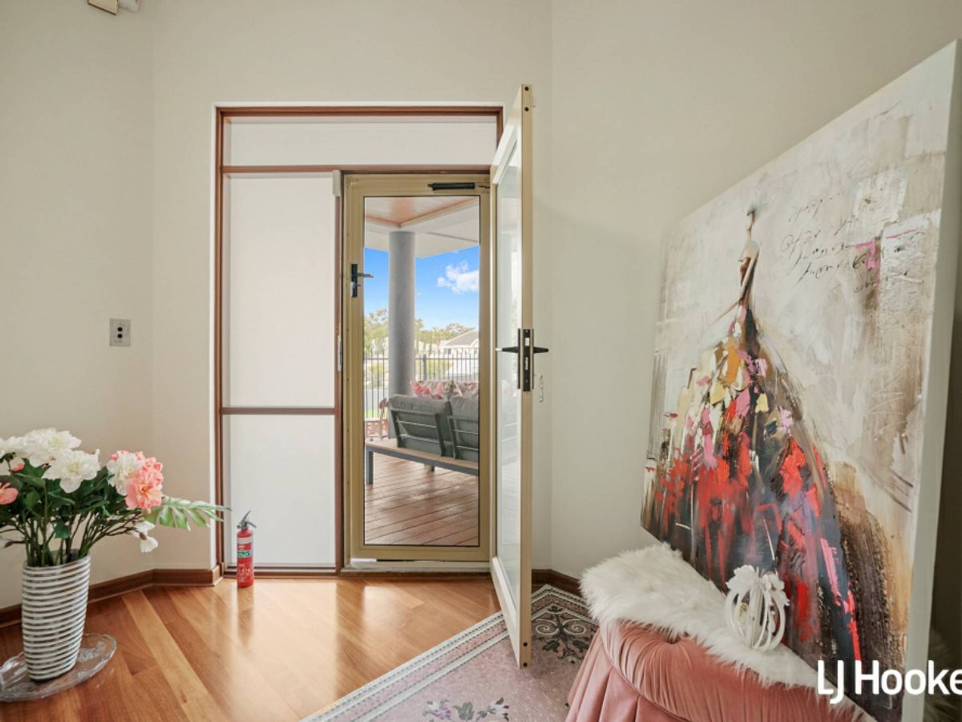 447 Riverton Drive East, RIVERTON