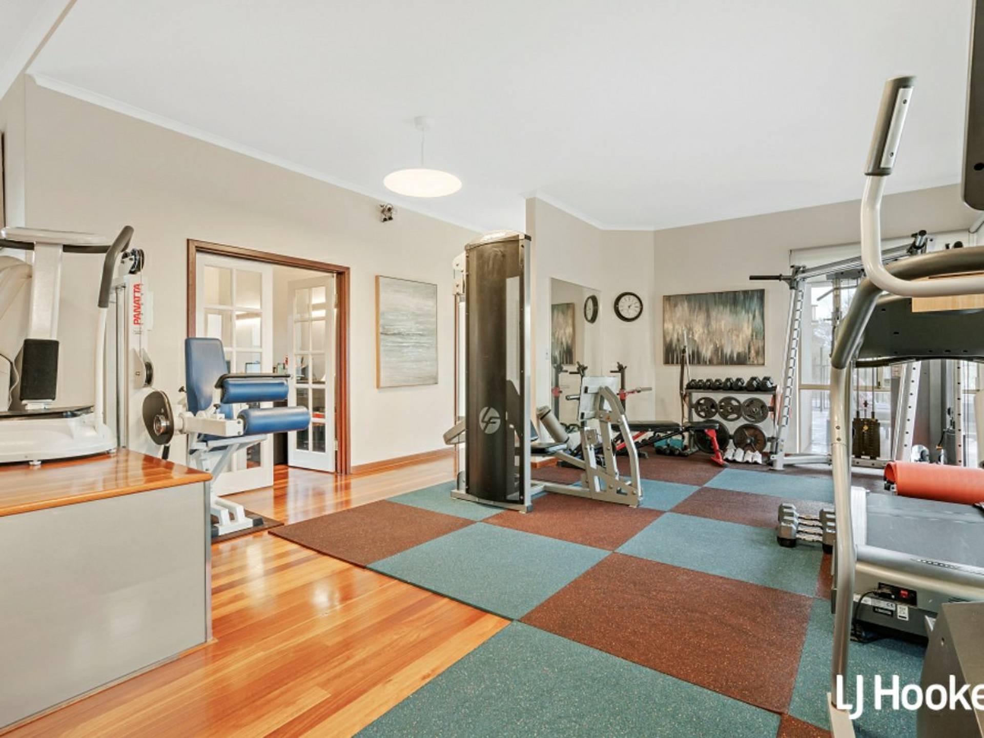 447 Riverton Drive East, RIVERTON