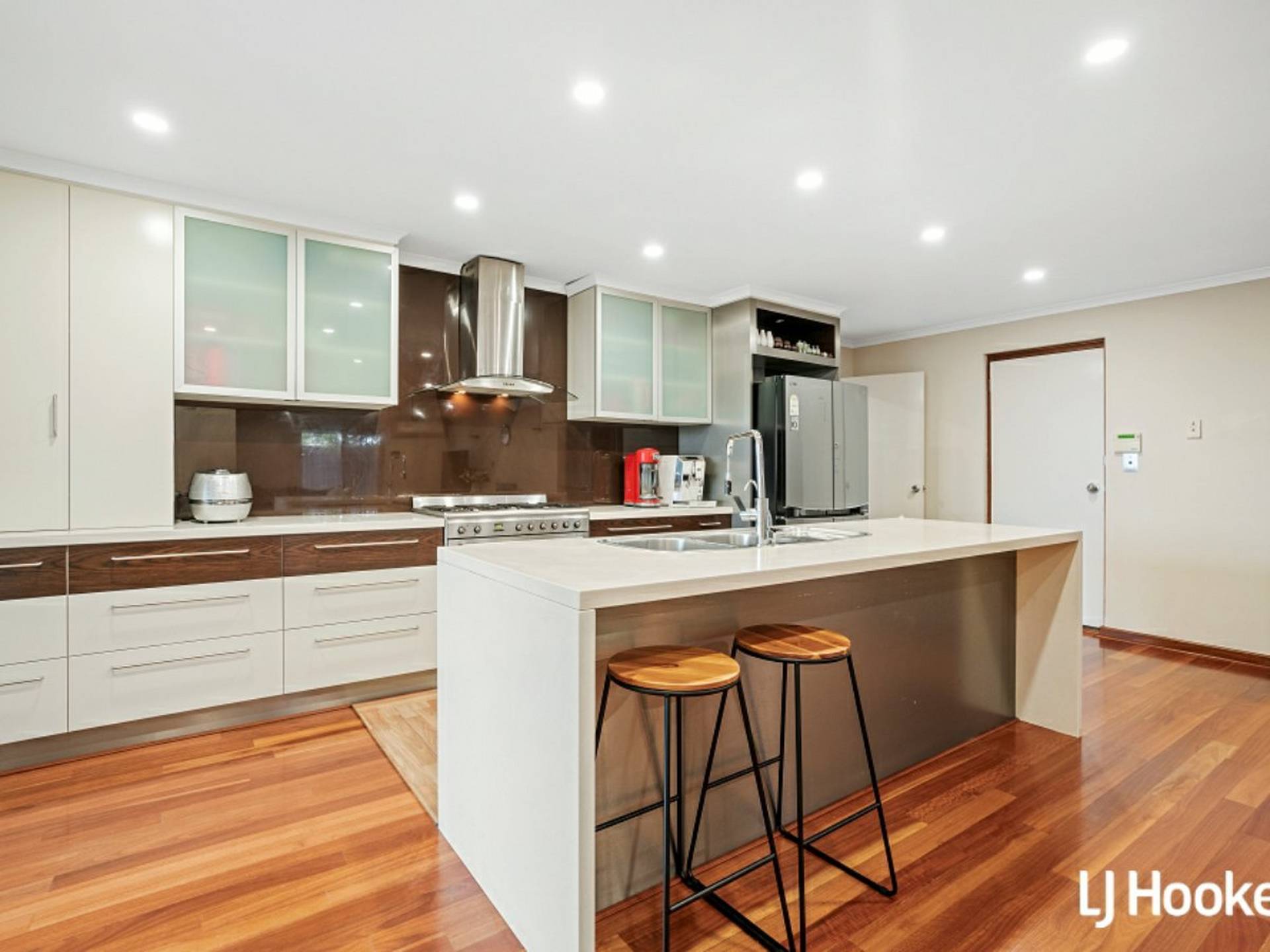 447 Riverton Drive East, RIVERTON
