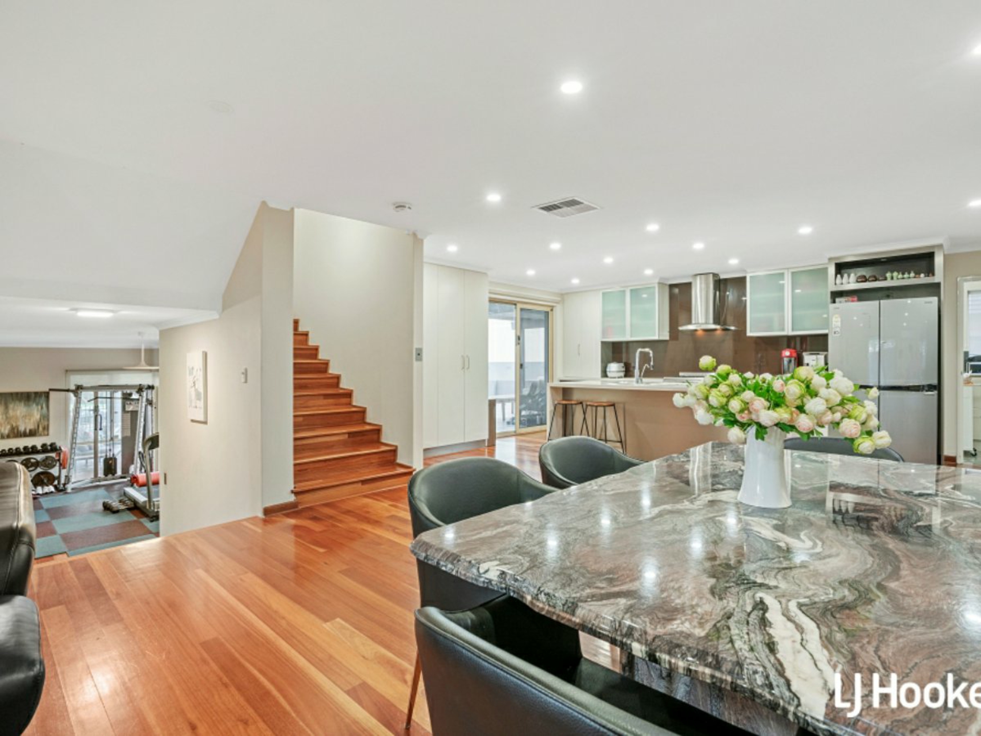 447 Riverton Drive East, RIVERTON