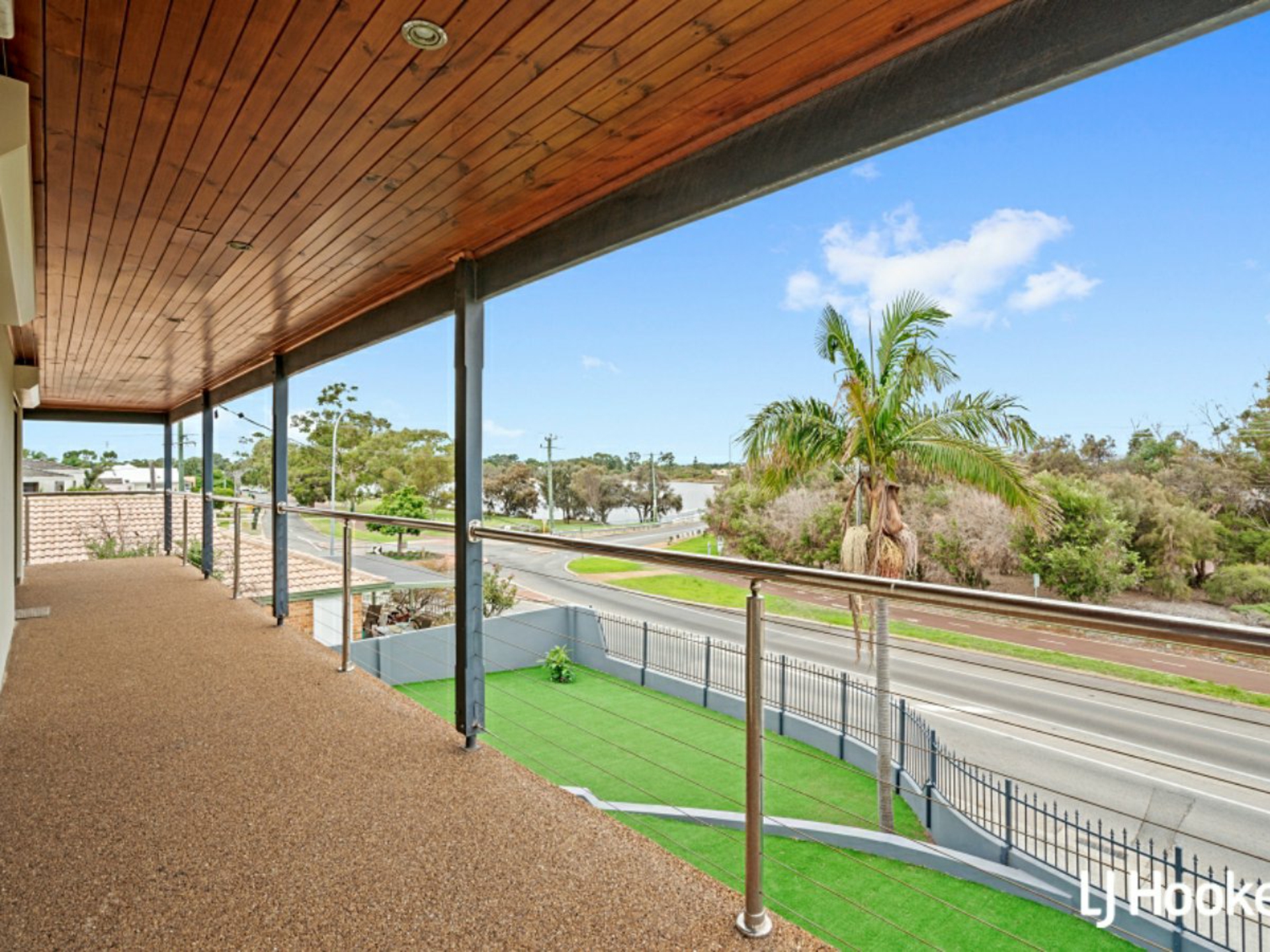 447 Riverton Drive East, RIVERTON