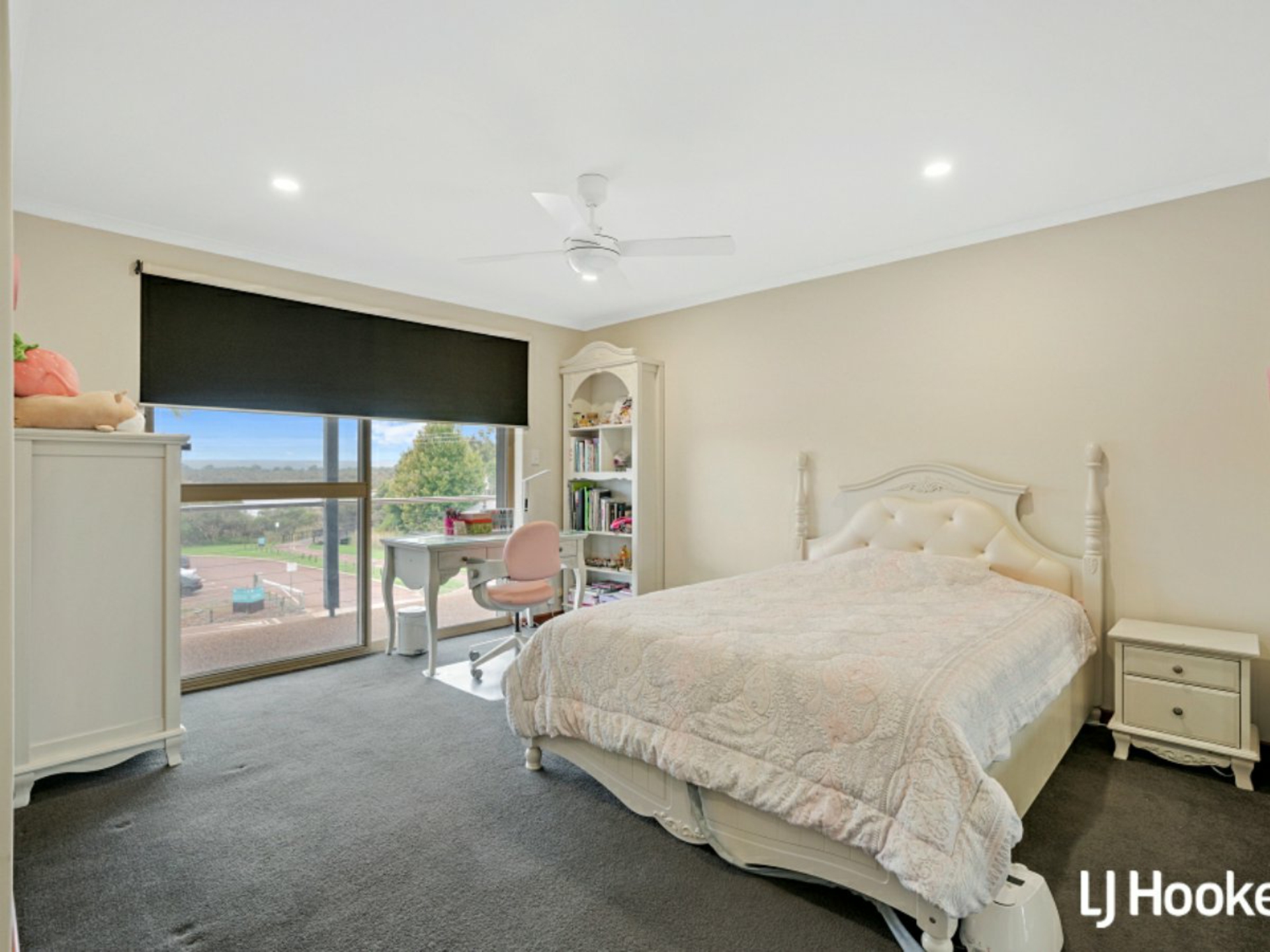 447 Riverton Drive East, RIVERTON
