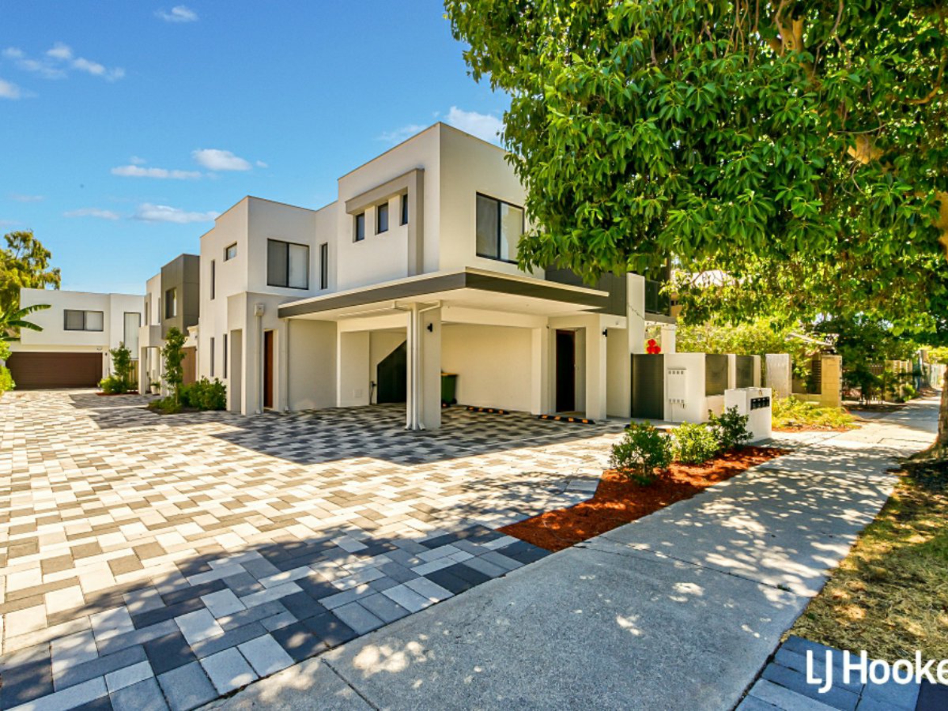 2/174 Leake Street Belmont WA
