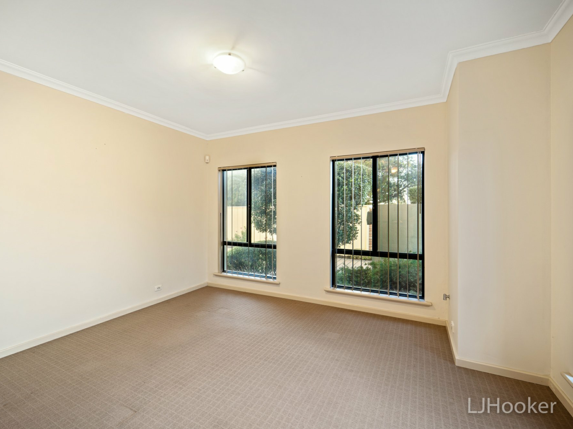 1/143 South Terrace, COMO