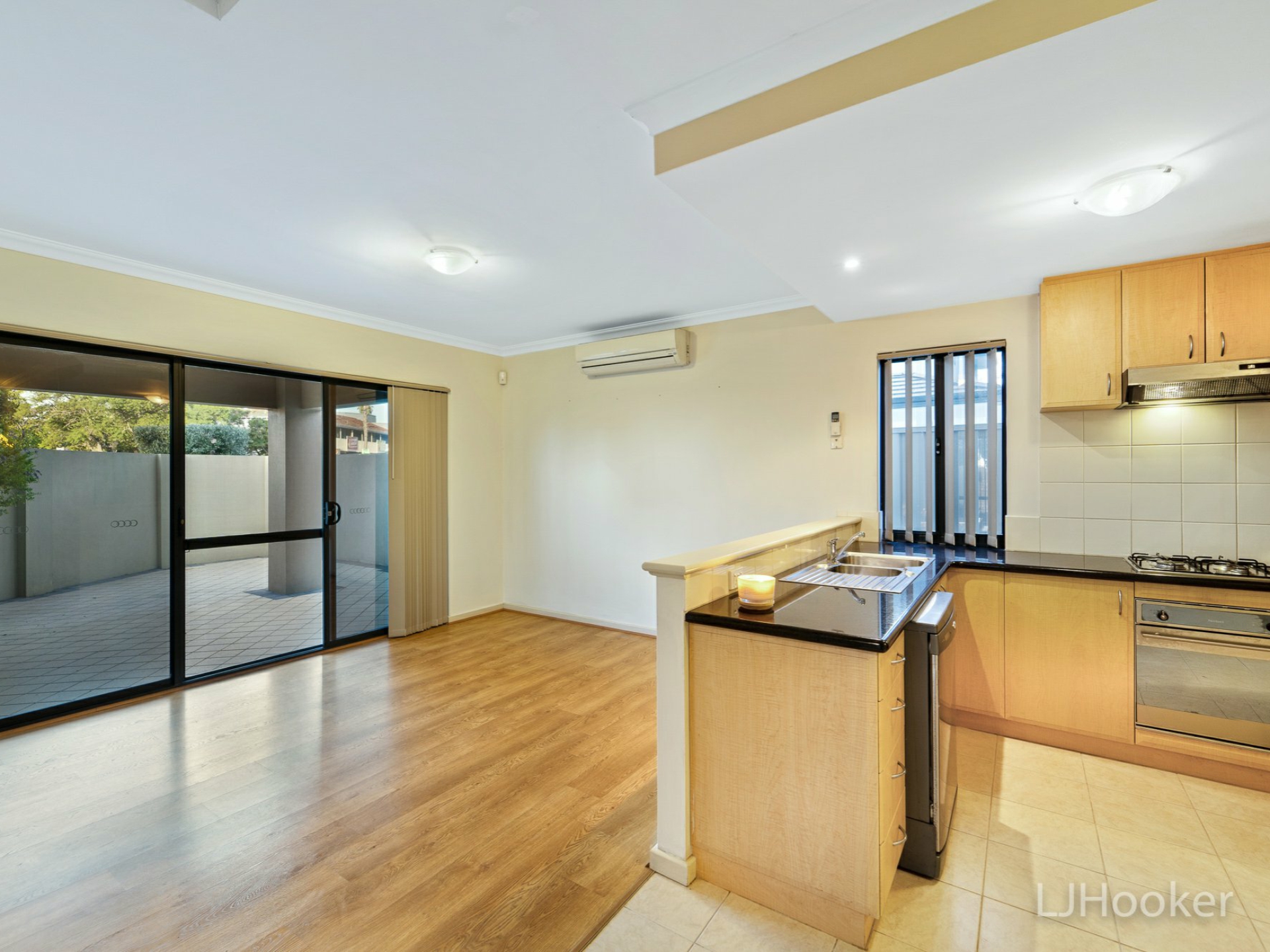 1/143 South Terrace, COMO