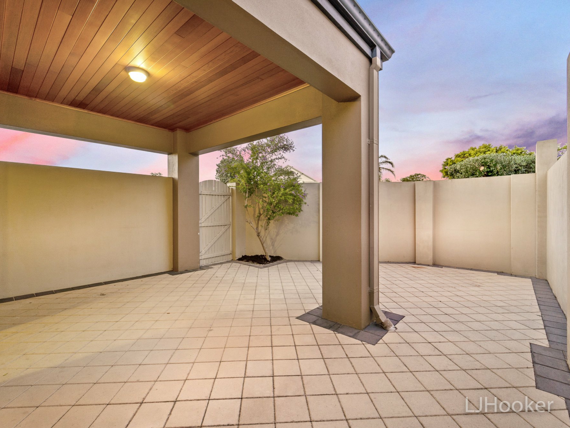 1/143 South Terrace, COMO