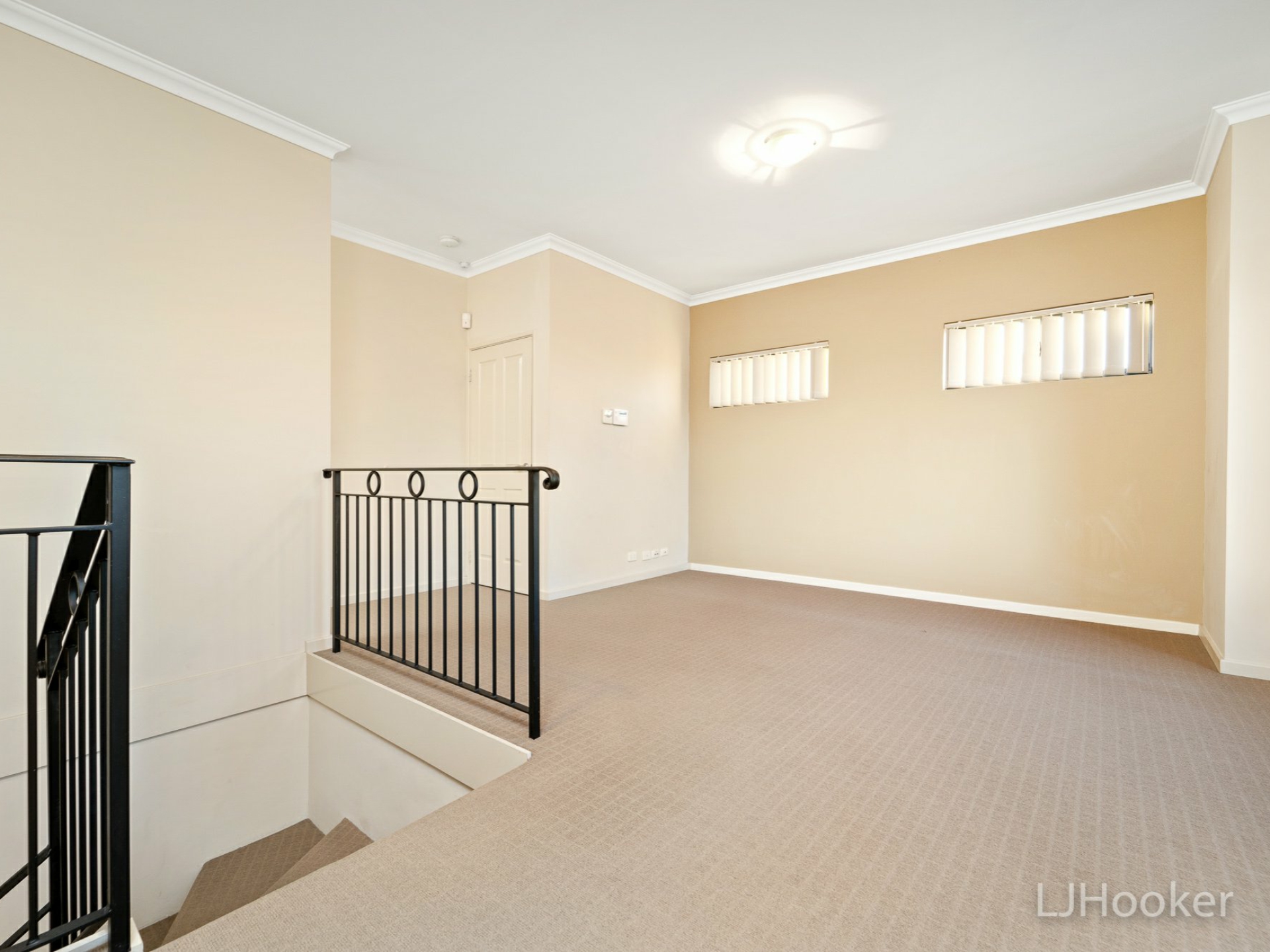 1/143 South Terrace, COMO