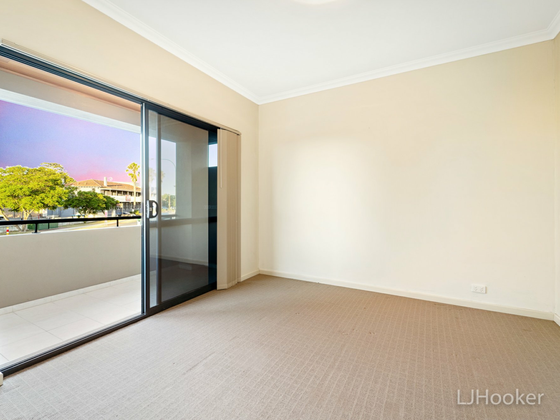 1/143 South Terrace, COMO
