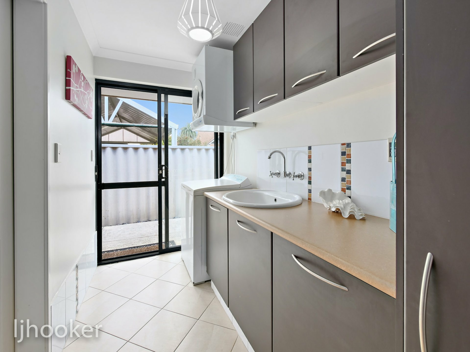 4 Martin Avenue, RIVERVALE