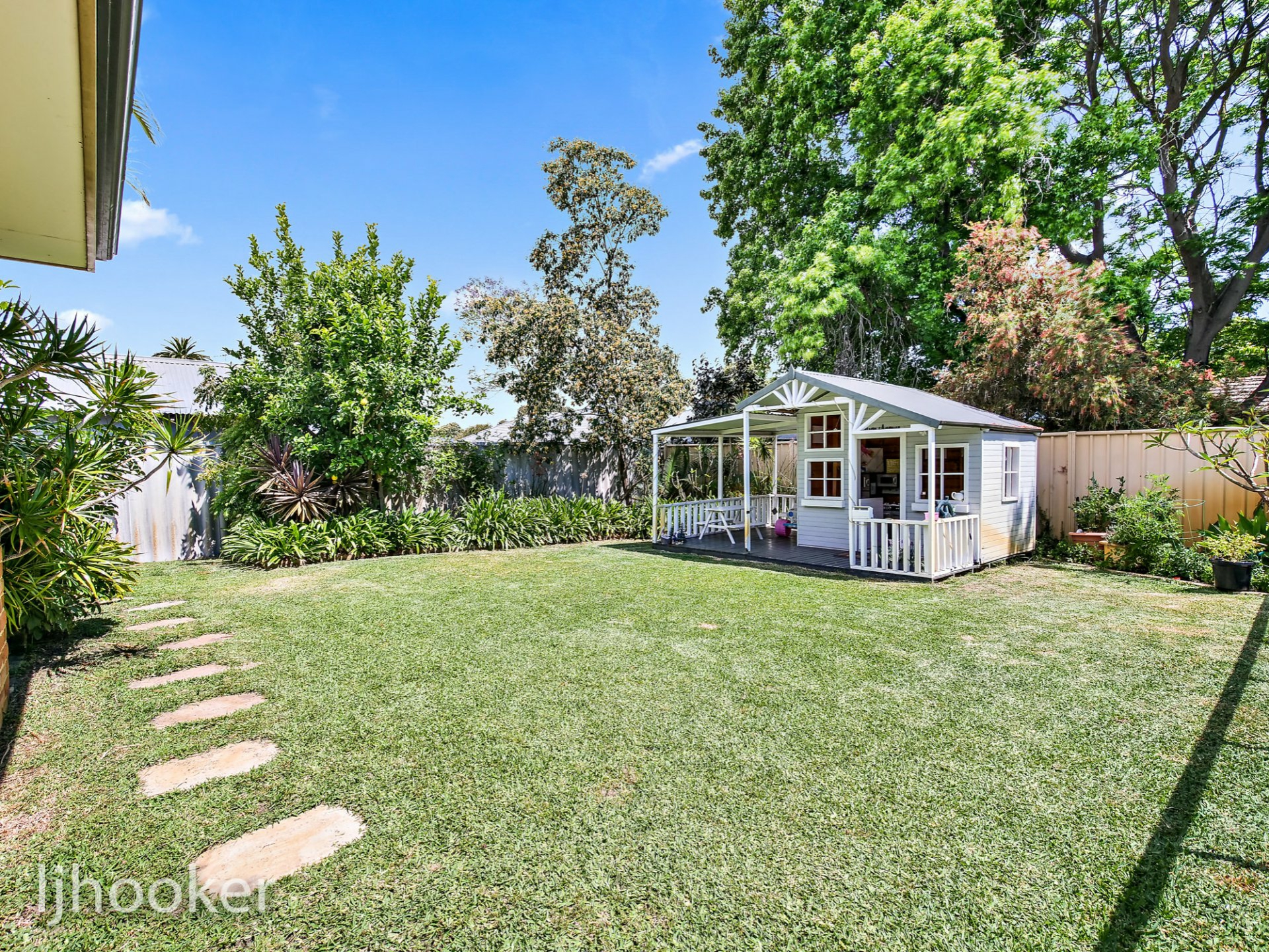 4 Martin Avenue, RIVERVALE