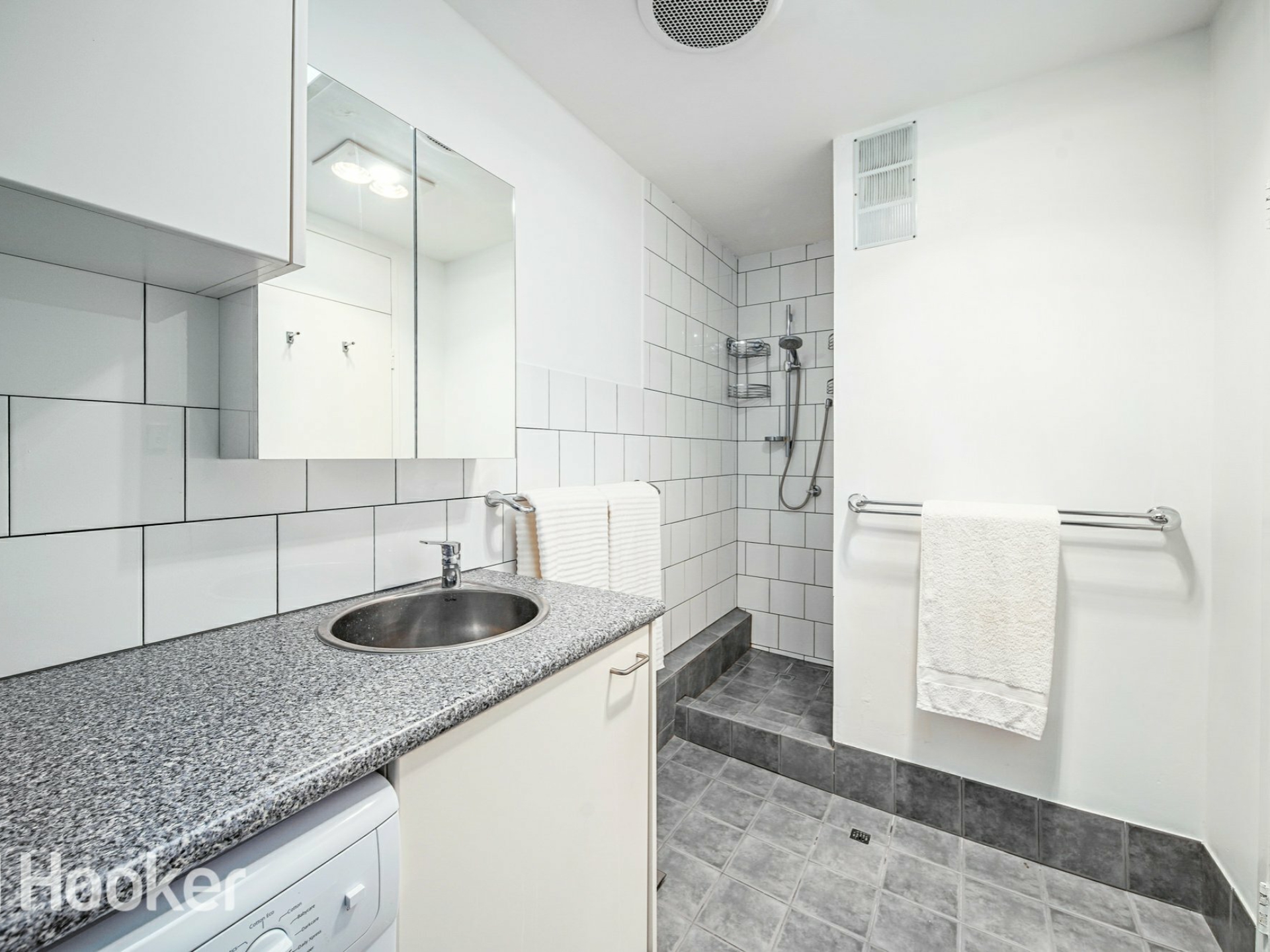 99/16 Leeder Street, GLENDALOUGH