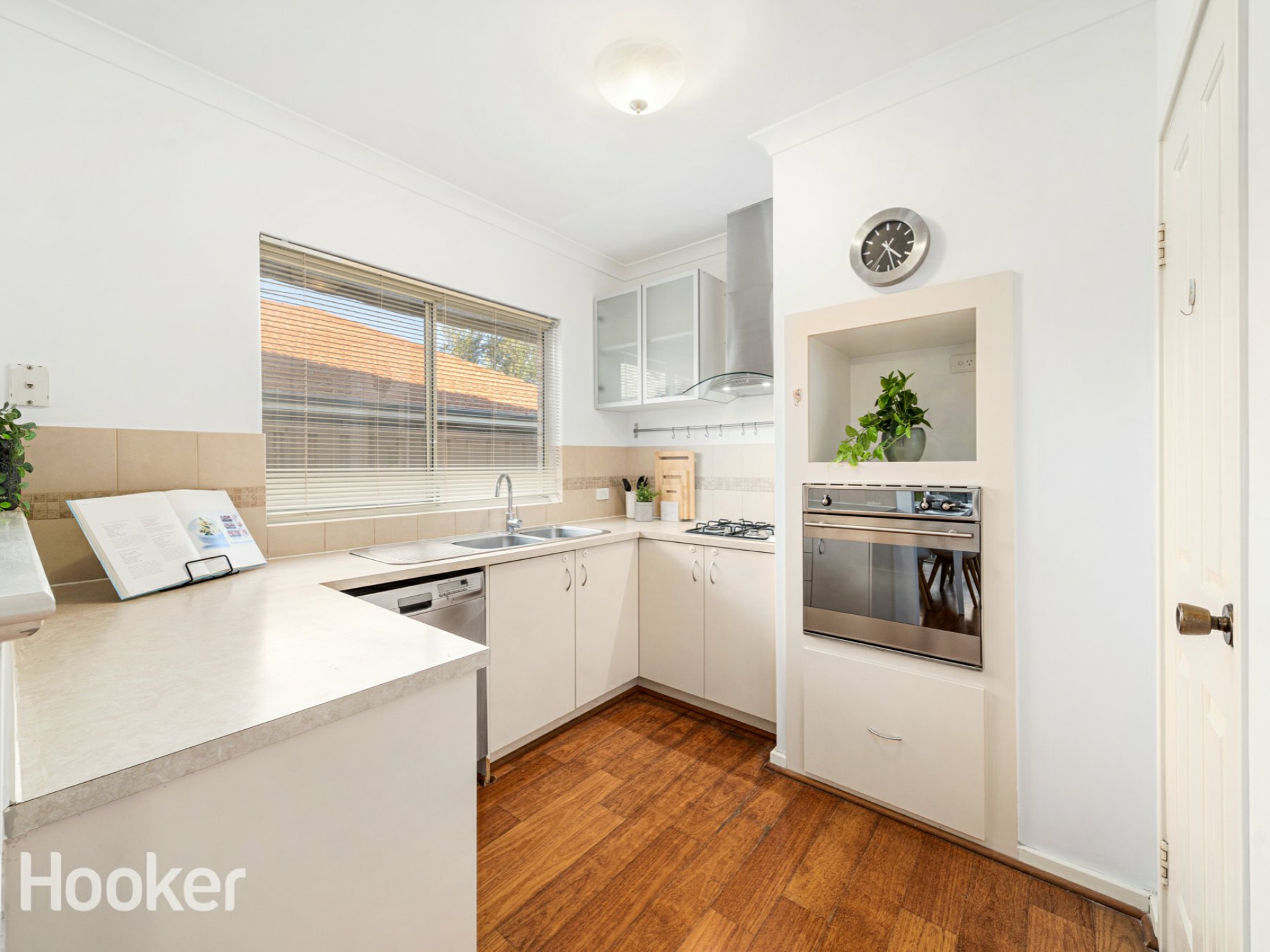 8/12 Alexandra Place, BENTLEY