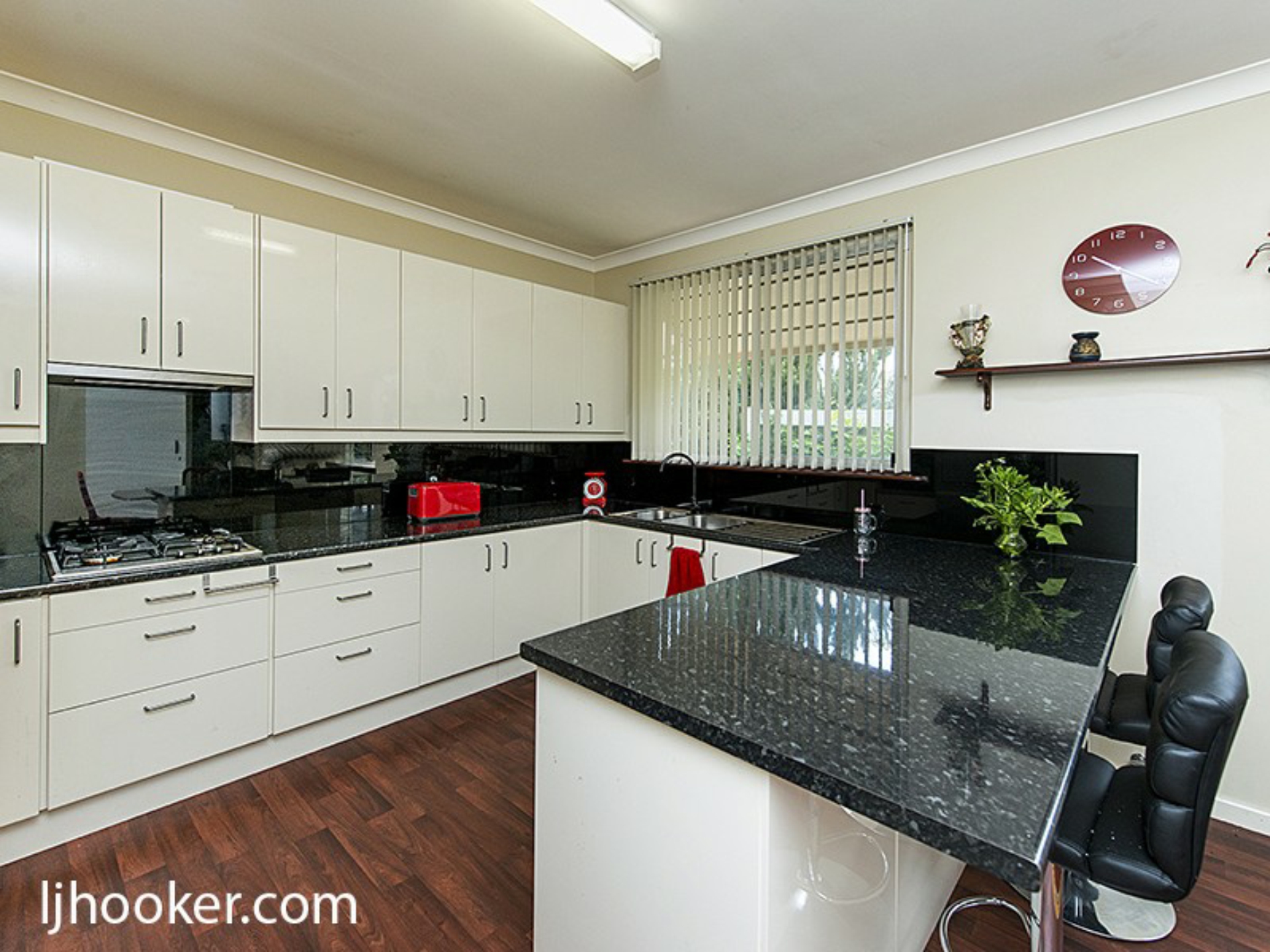 6 Beaconsfield Street, ST JAMES