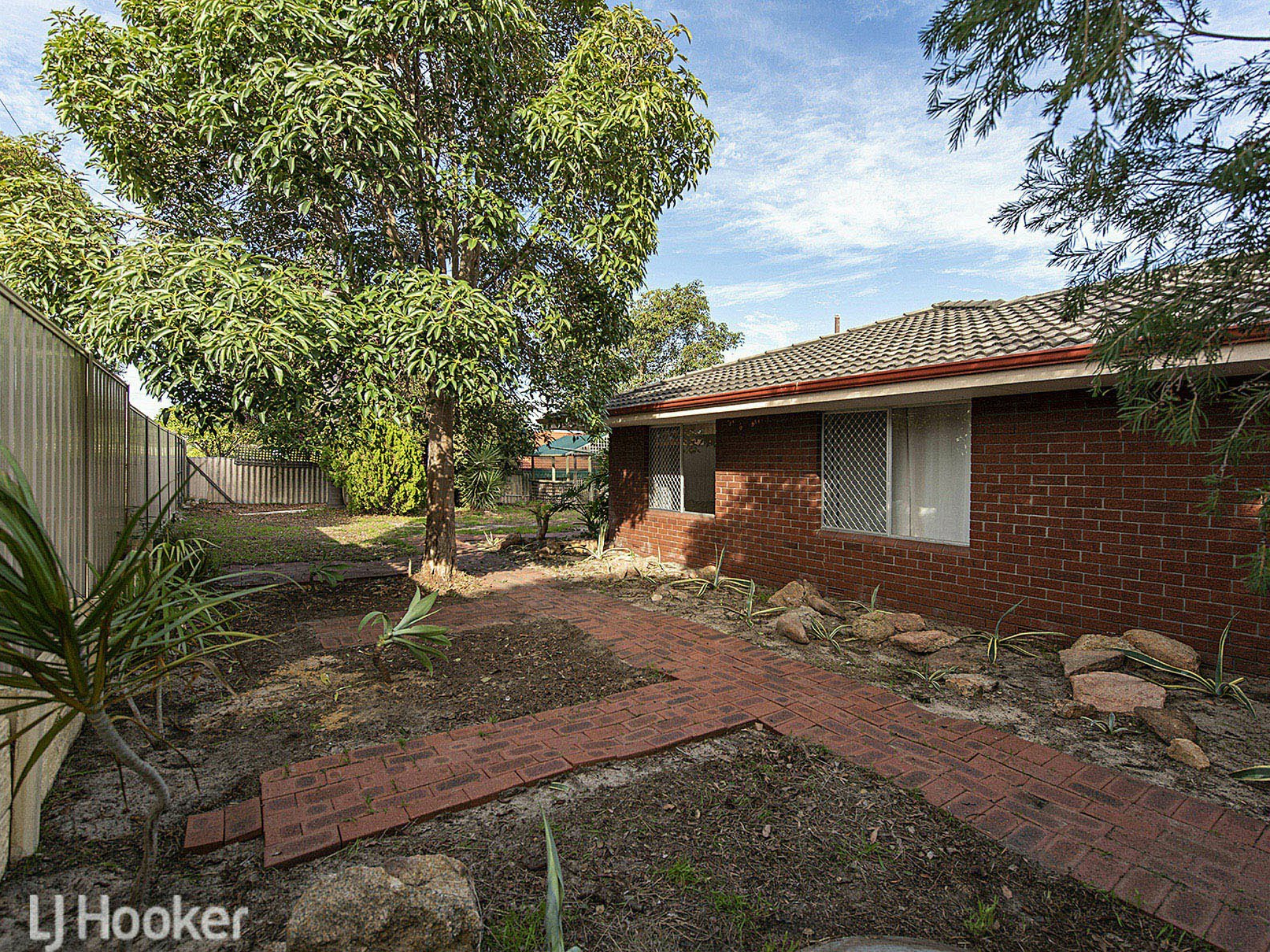 2 Farnham Street, Bentley