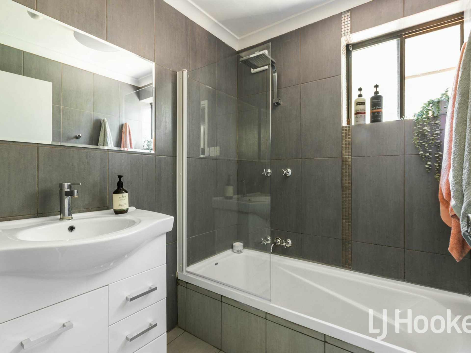 1/66 Stuart Street, MAYLANDS