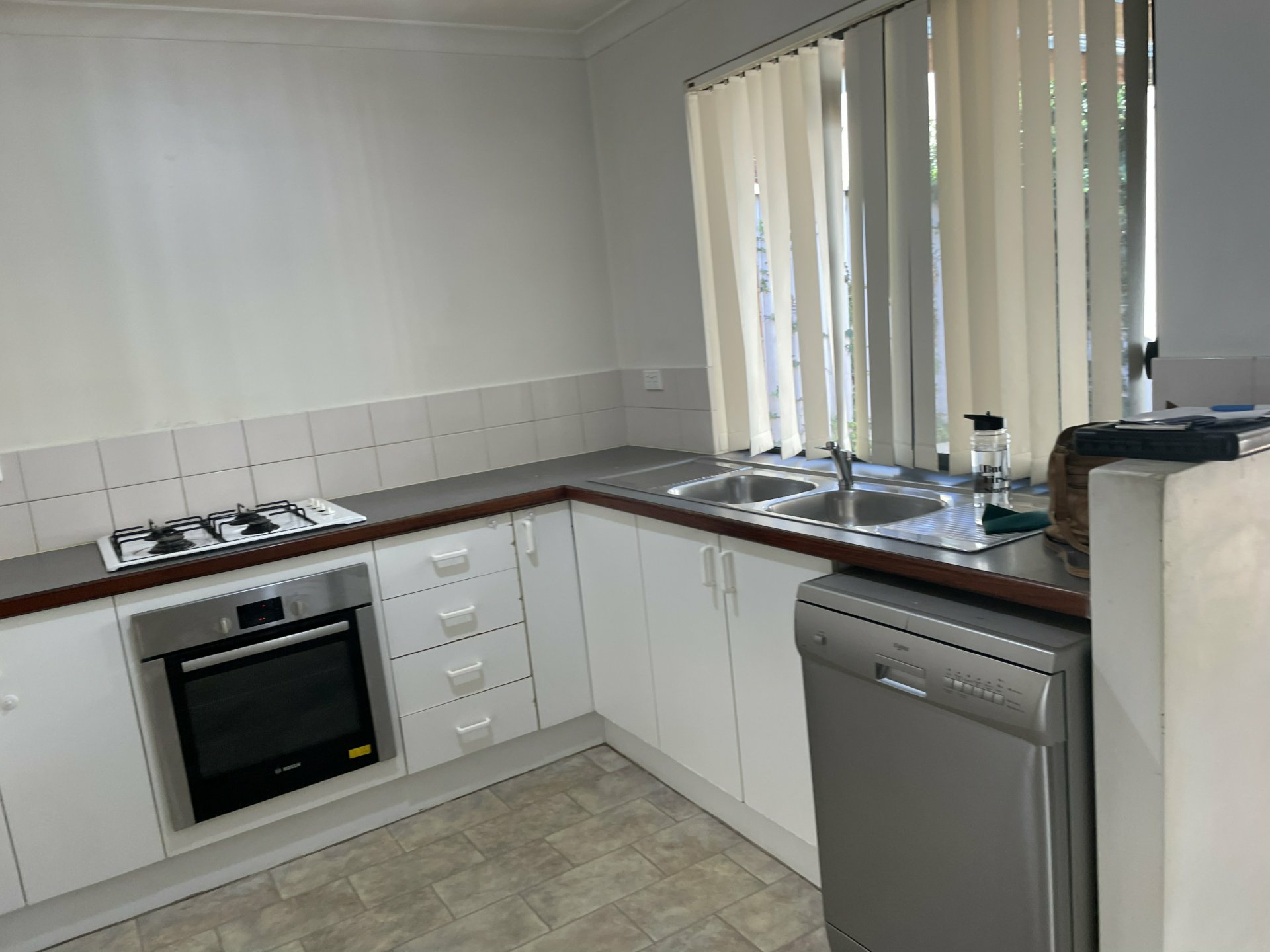 11/18-20 The Crescent, REDCLIFFE