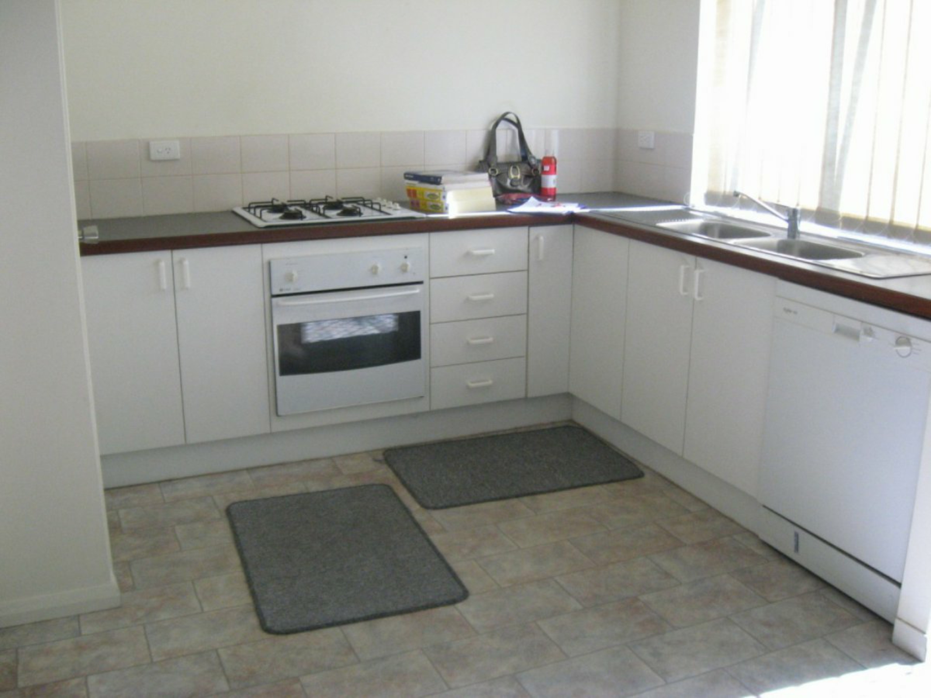 11/18-20 The Crescent, REDCLIFFE