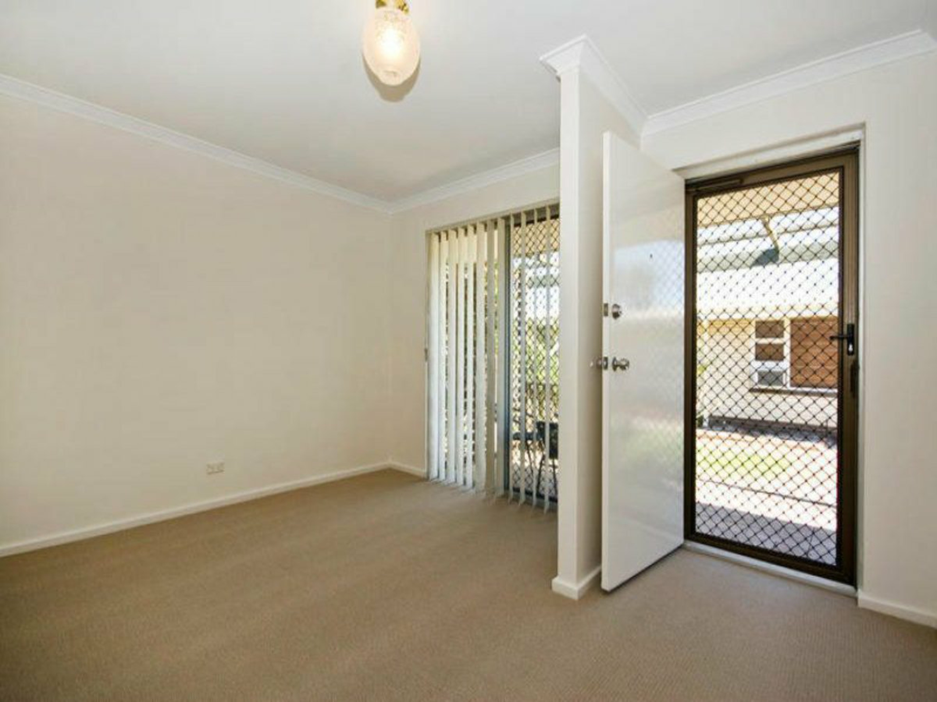 2/145 Leach Highway Wilson WA Villa for Sale LJ Hooker