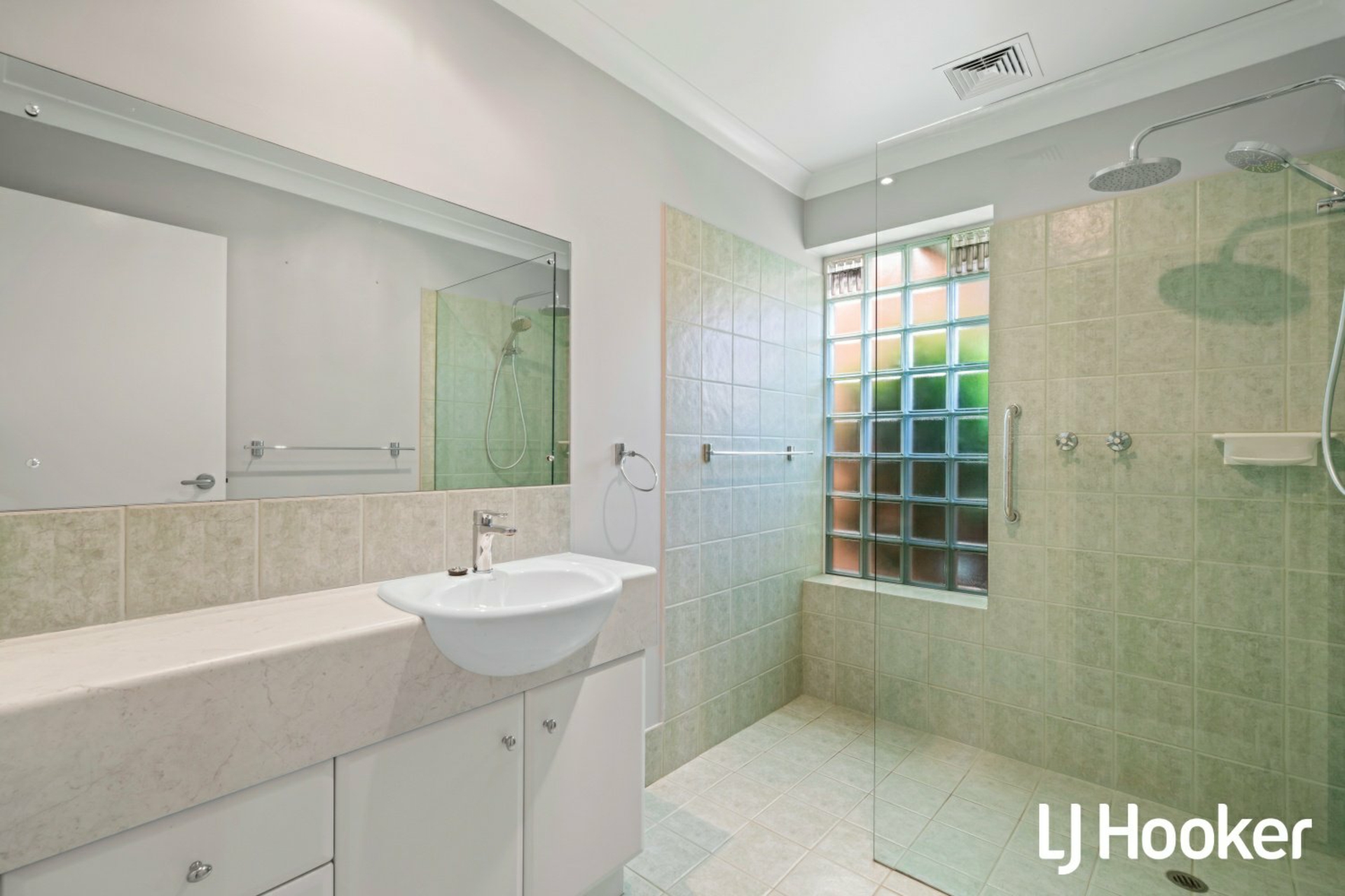 1/1 Wheatley Drive, BULL CREEK