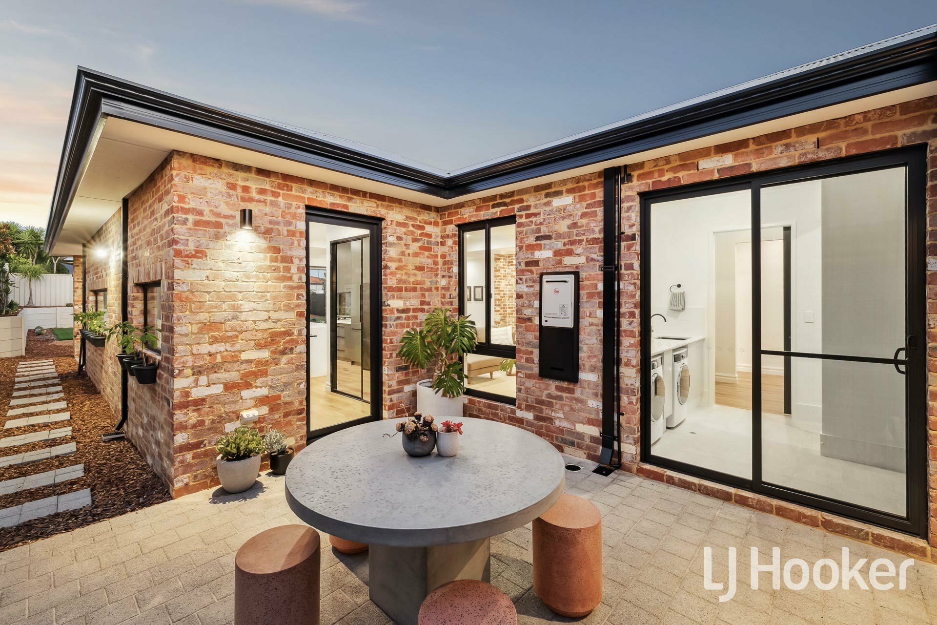 16 Beesley Street East Victoria Park WA House for Sale LJ Hooker