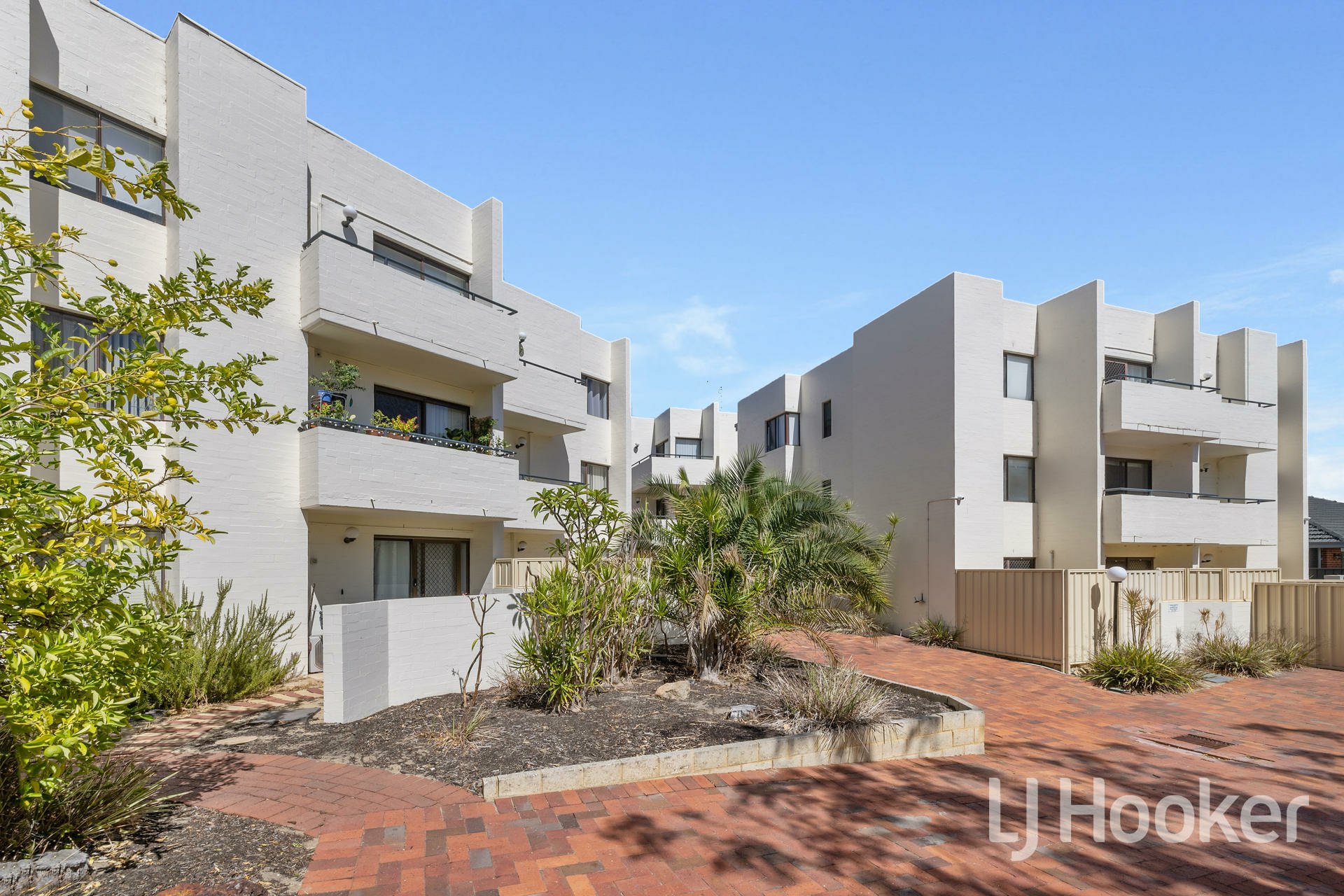 27/147 Hubert Street East Victoria Park WA Apartment for Sale LJ Hooker