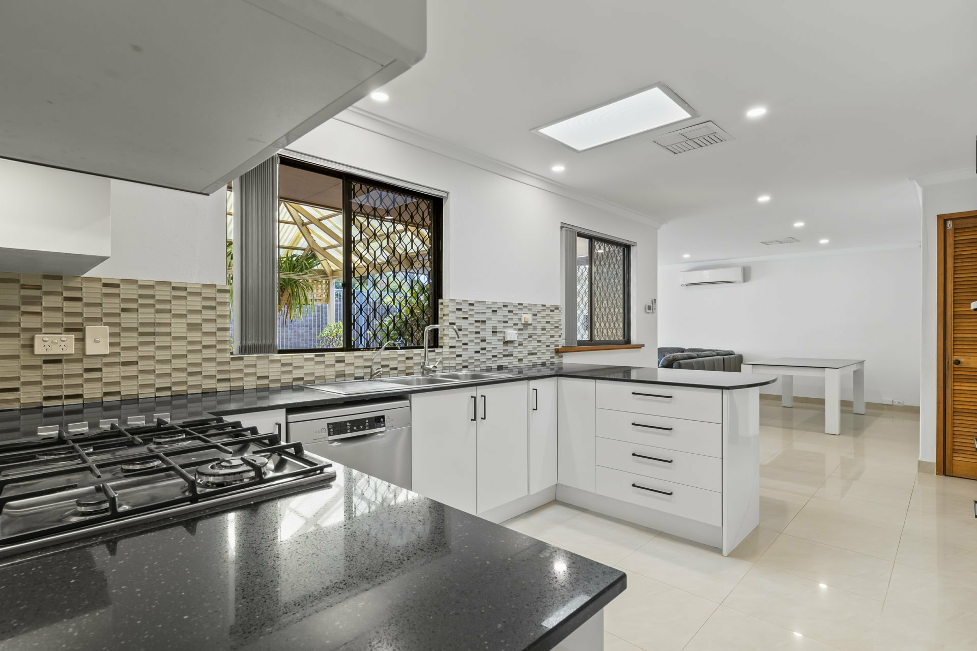 8 Pearson Crescent, BULL CREEK