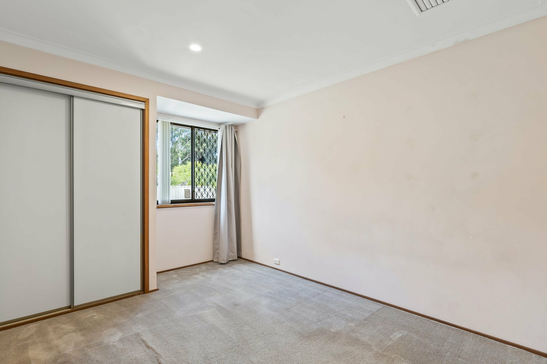 8 Pearson Crescent, BULL CREEK